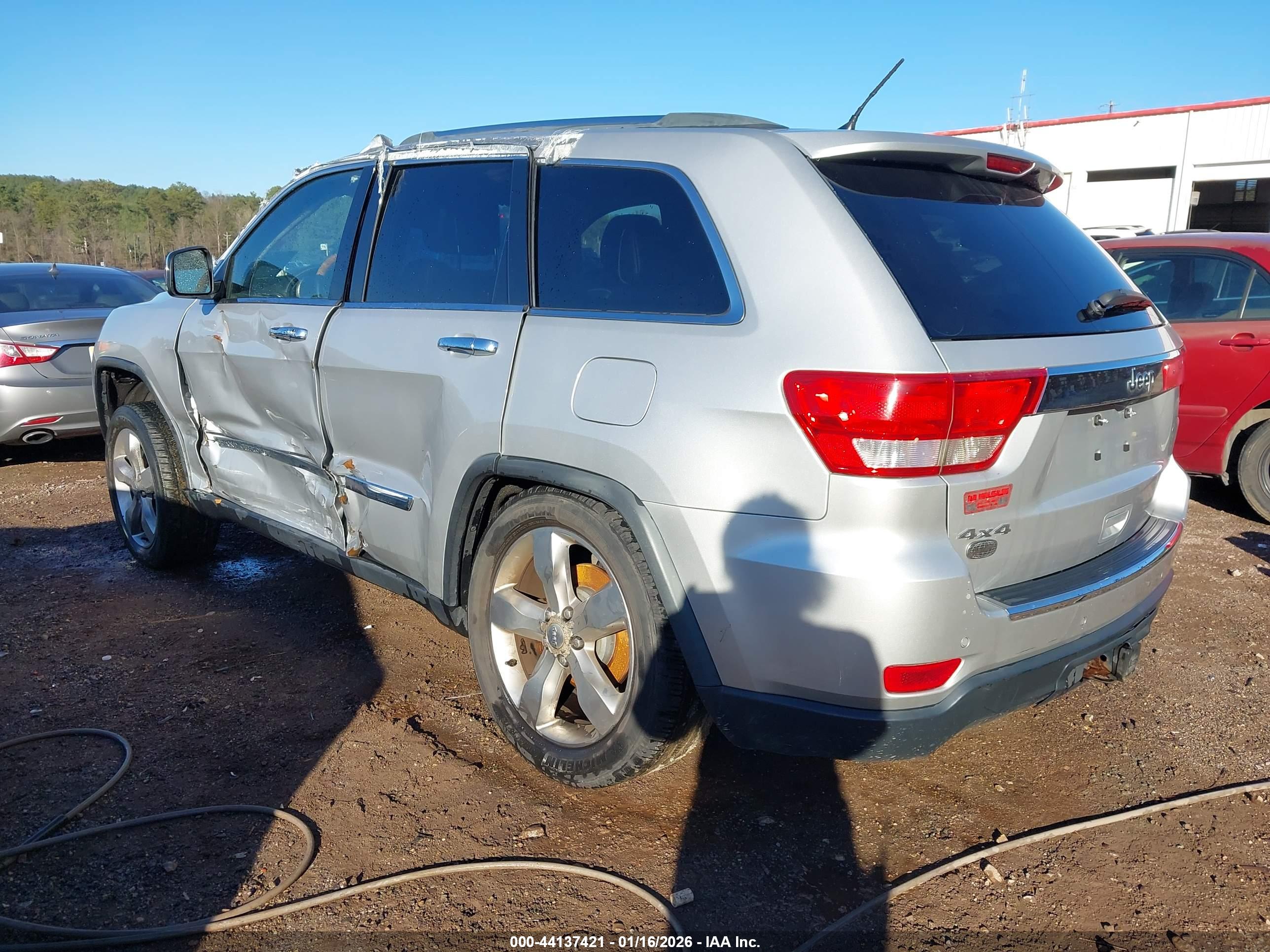 JEEP GRAND image 3