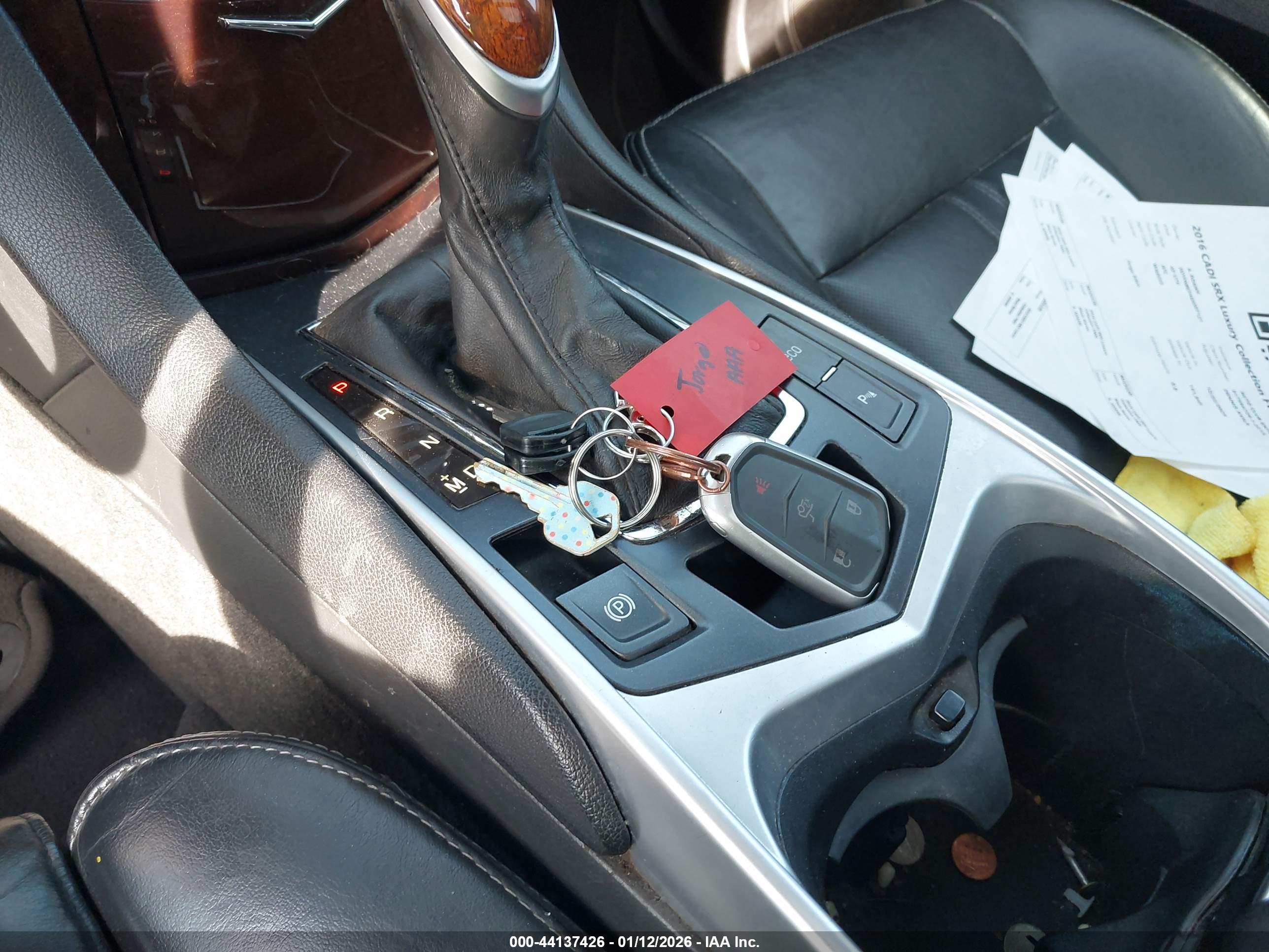 CADILLAC SRX image 11