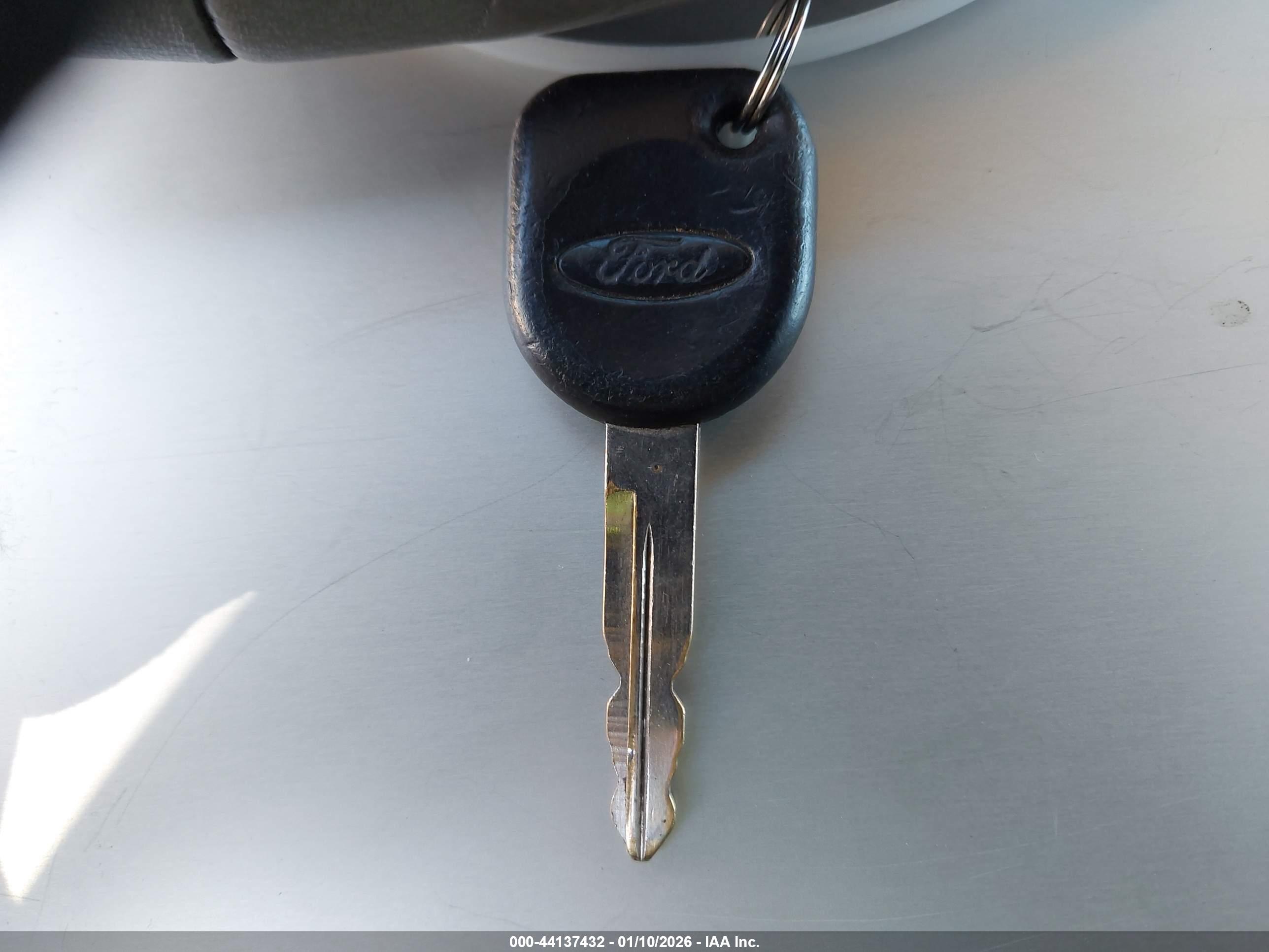 FORD EXPLORER image 11
