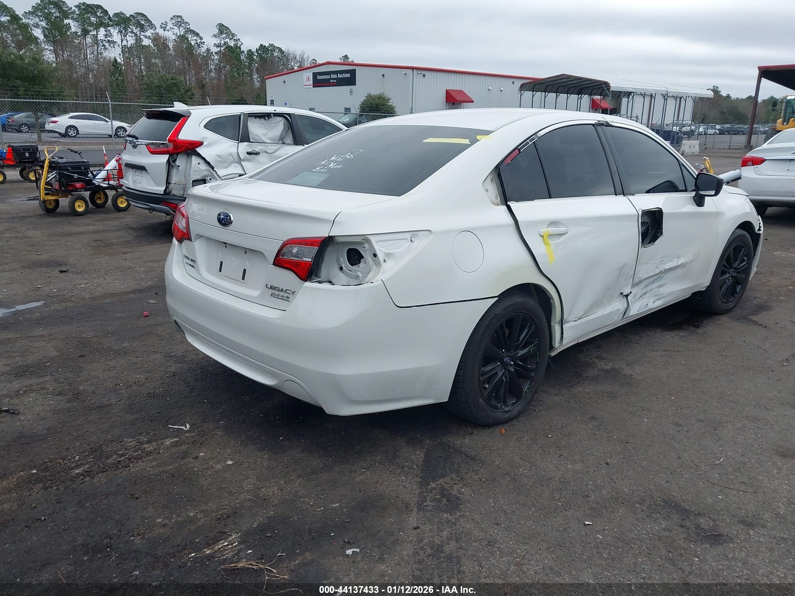 SUBARU LEGACY image 4