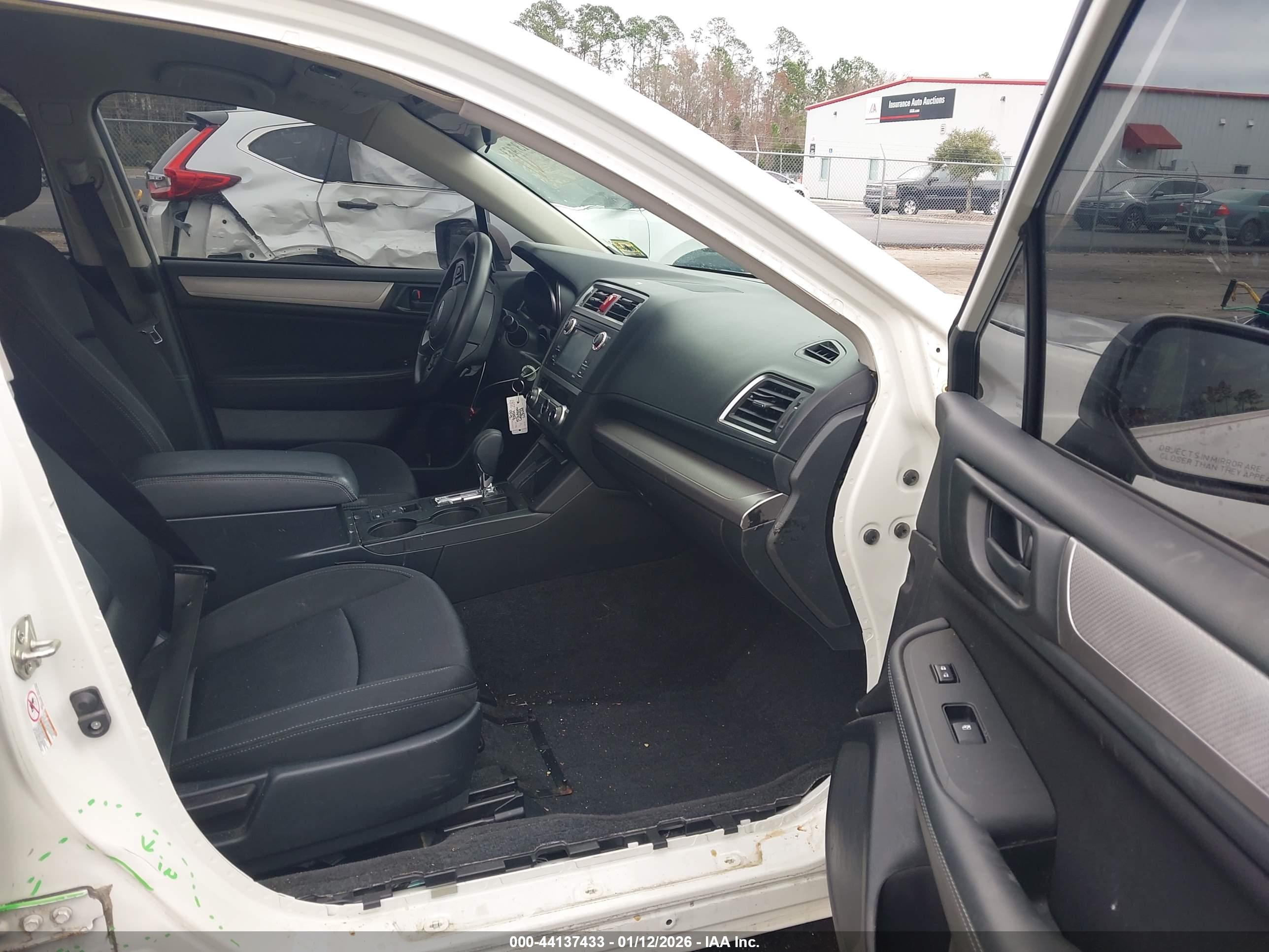 SUBARU LEGACY image 5