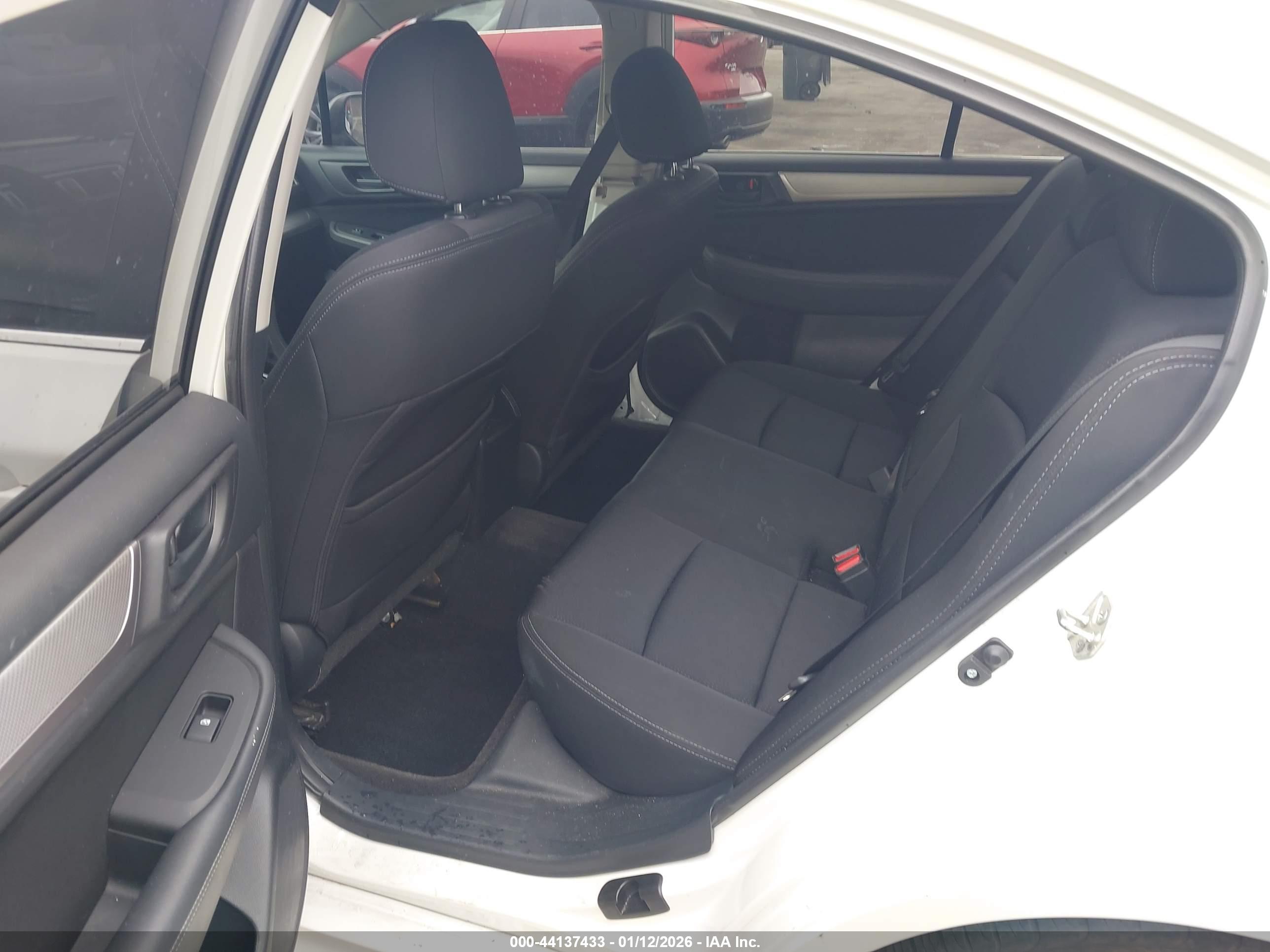SUBARU LEGACY image 8