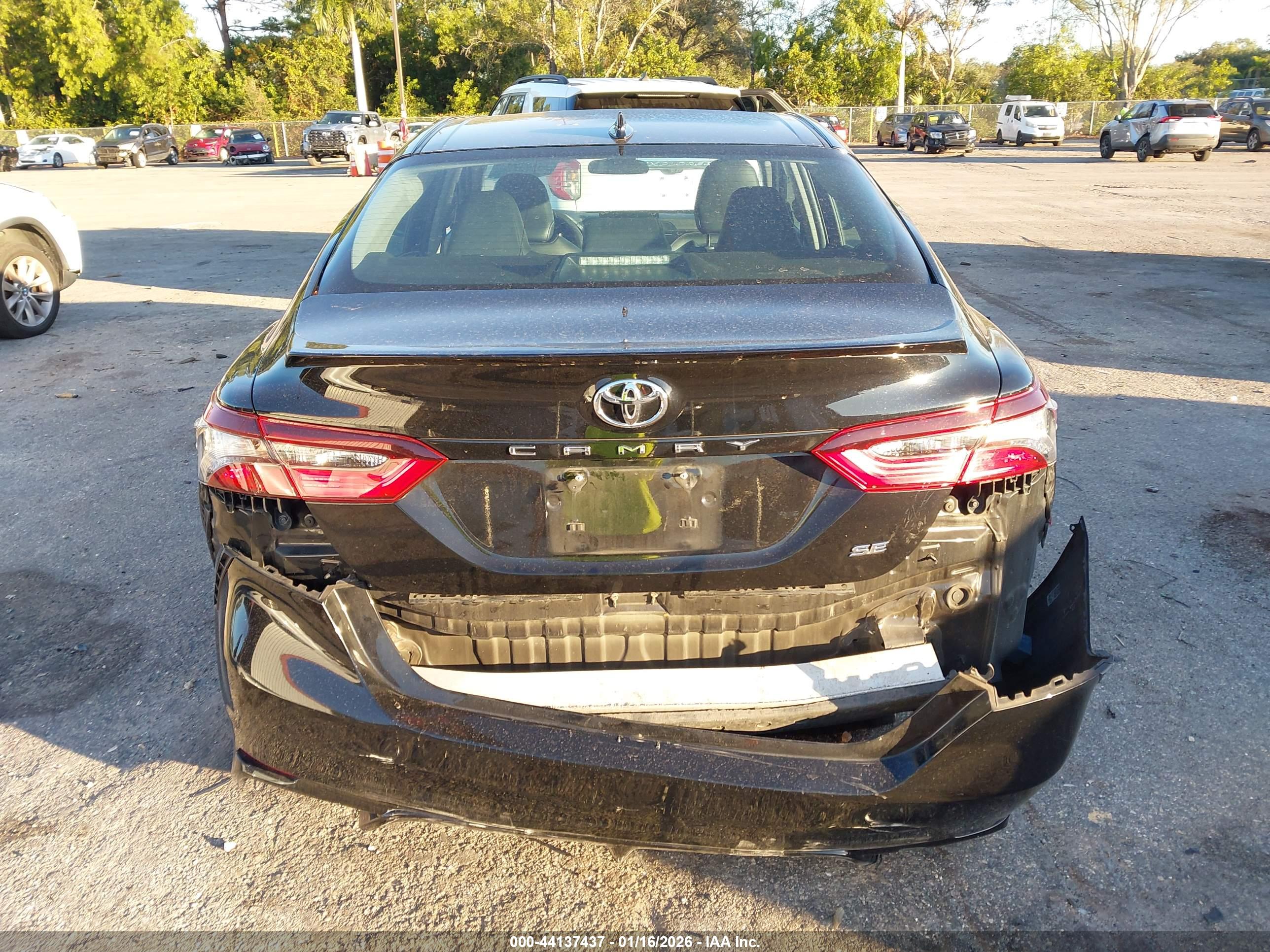 TOYOTA CAMRY image 6