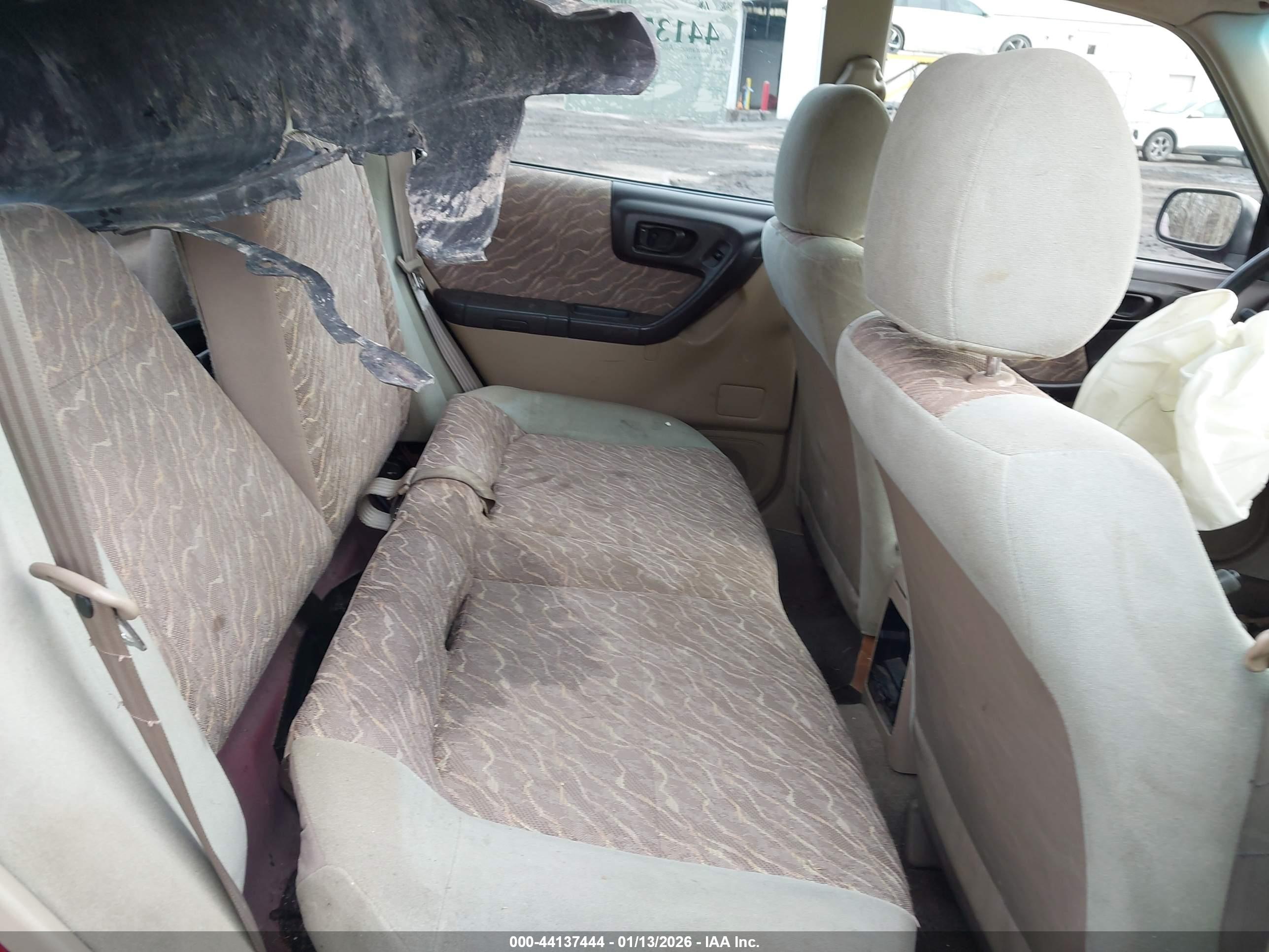 SUBARU FORESTER image 8