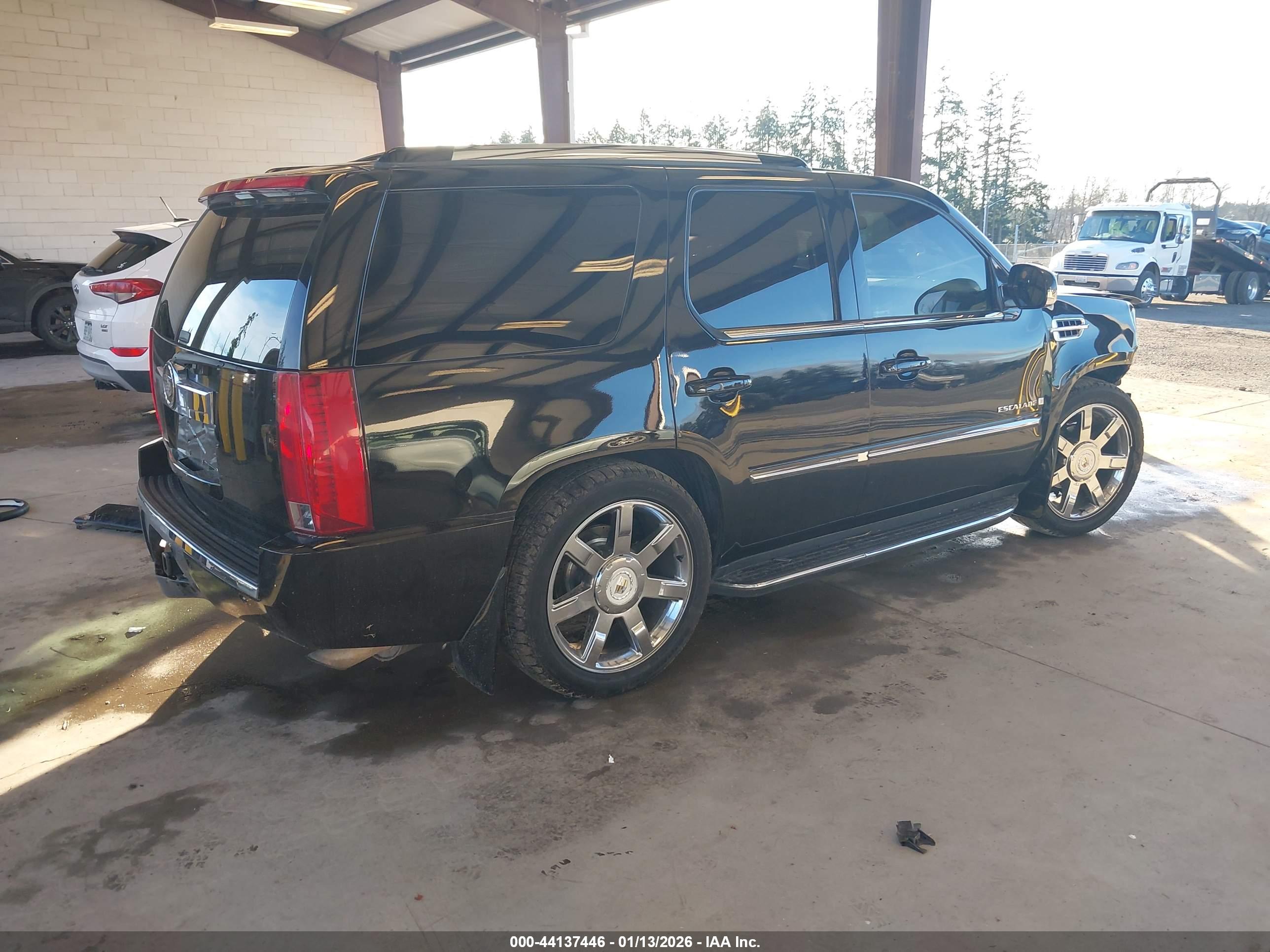 CADILLAC ESCALADE image 4