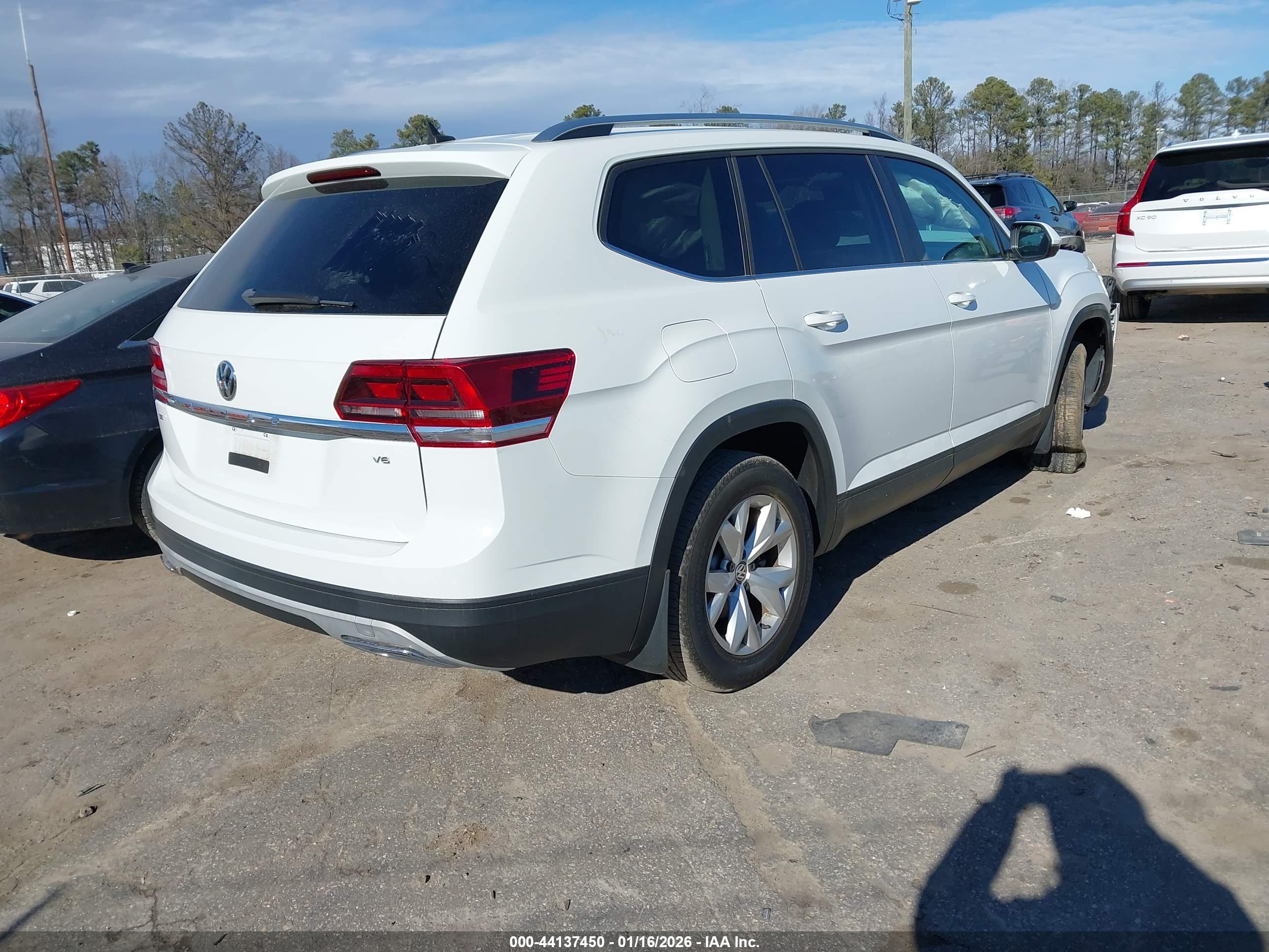 VOLKSWAGEN ATLAS image 4