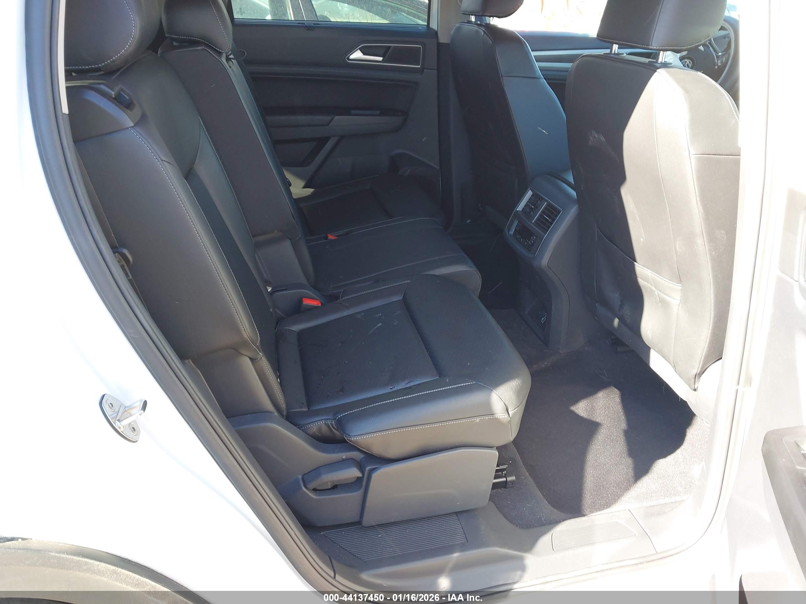 VOLKSWAGEN ATLAS image 8