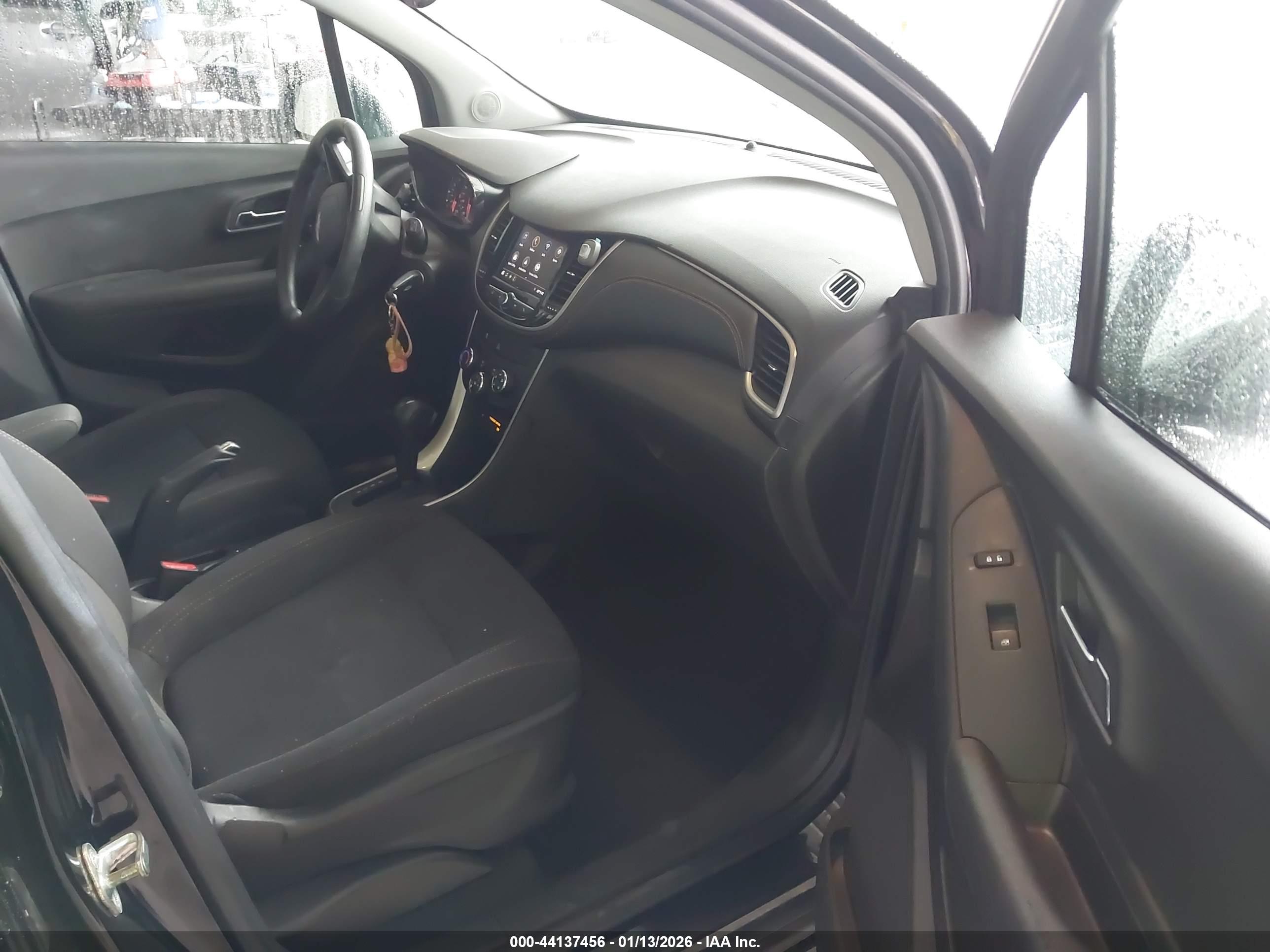 CHEVROLET TRAX image 5