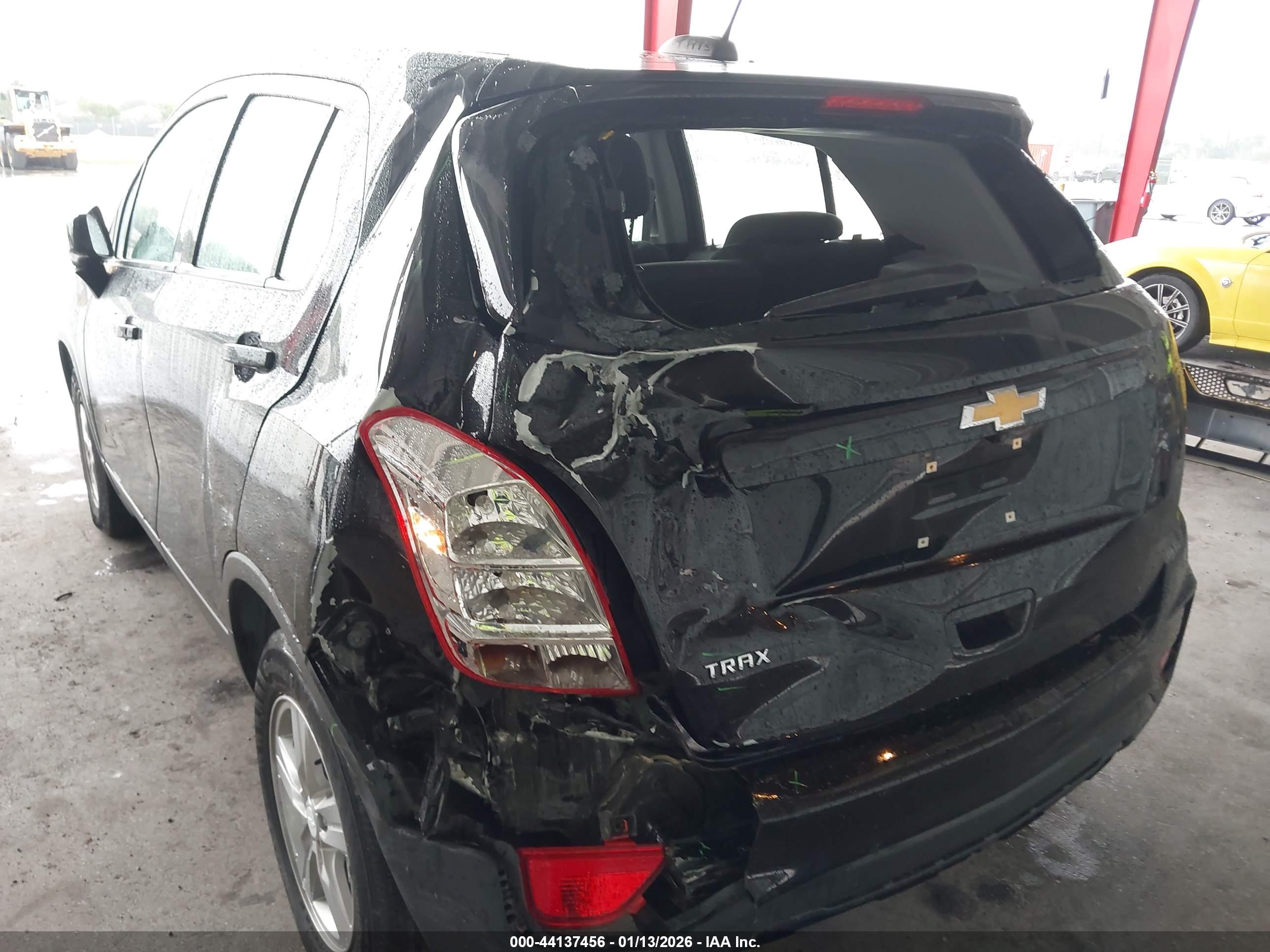 CHEVROLET TRAX image 6