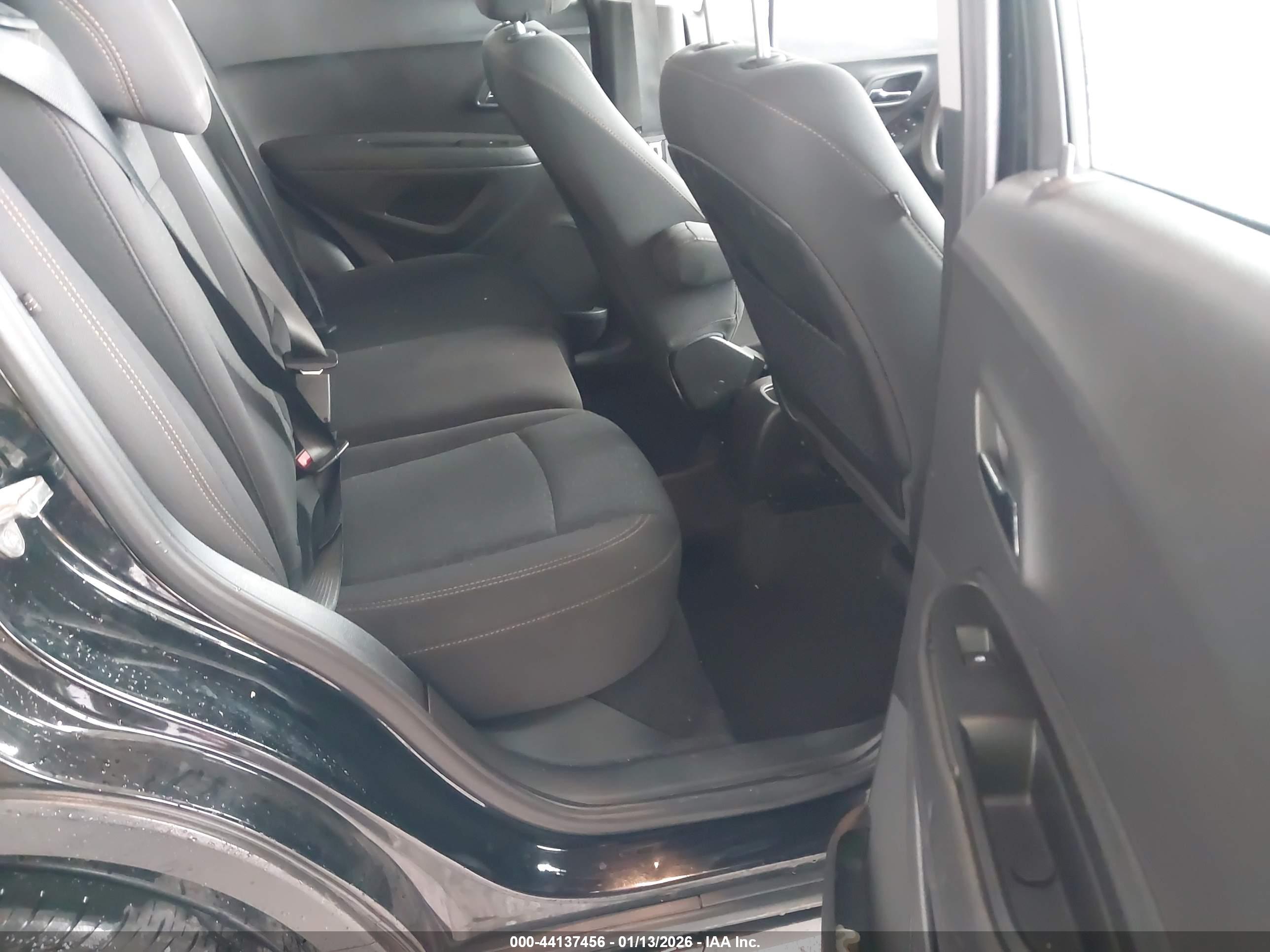 CHEVROLET TRAX image 8