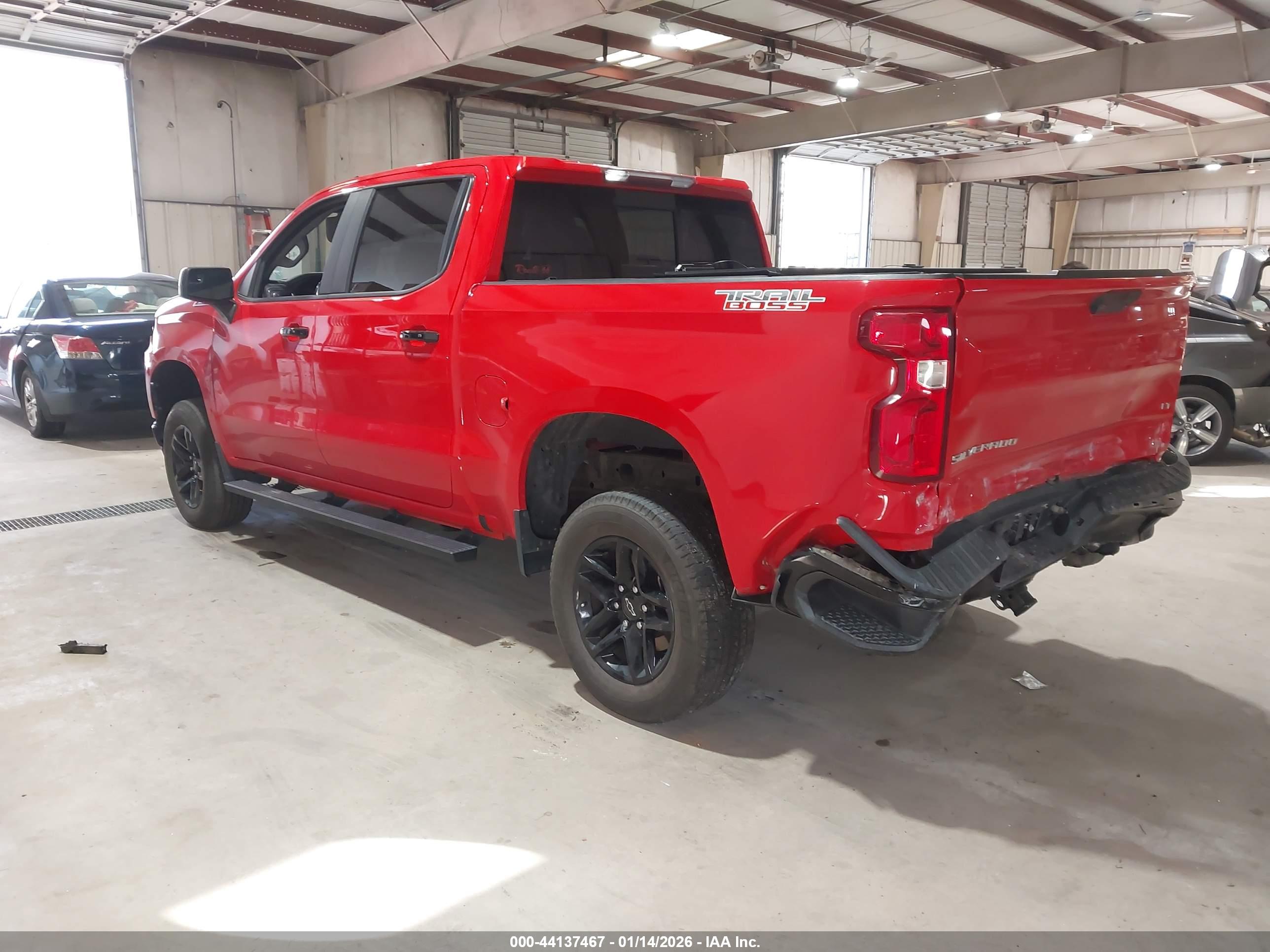 CHEVROLET SILVERADO image 3