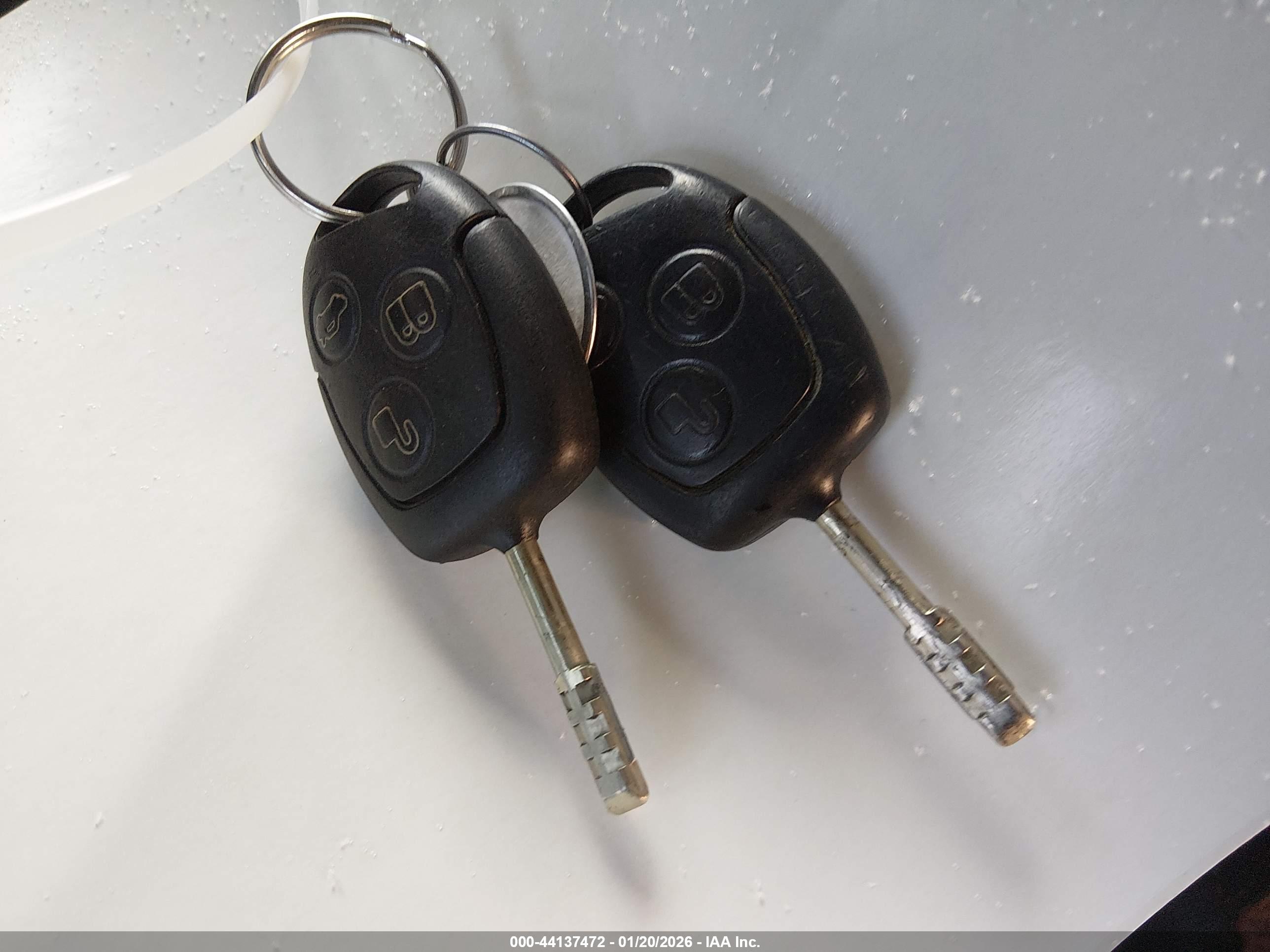 FORD TRANSIT image 11