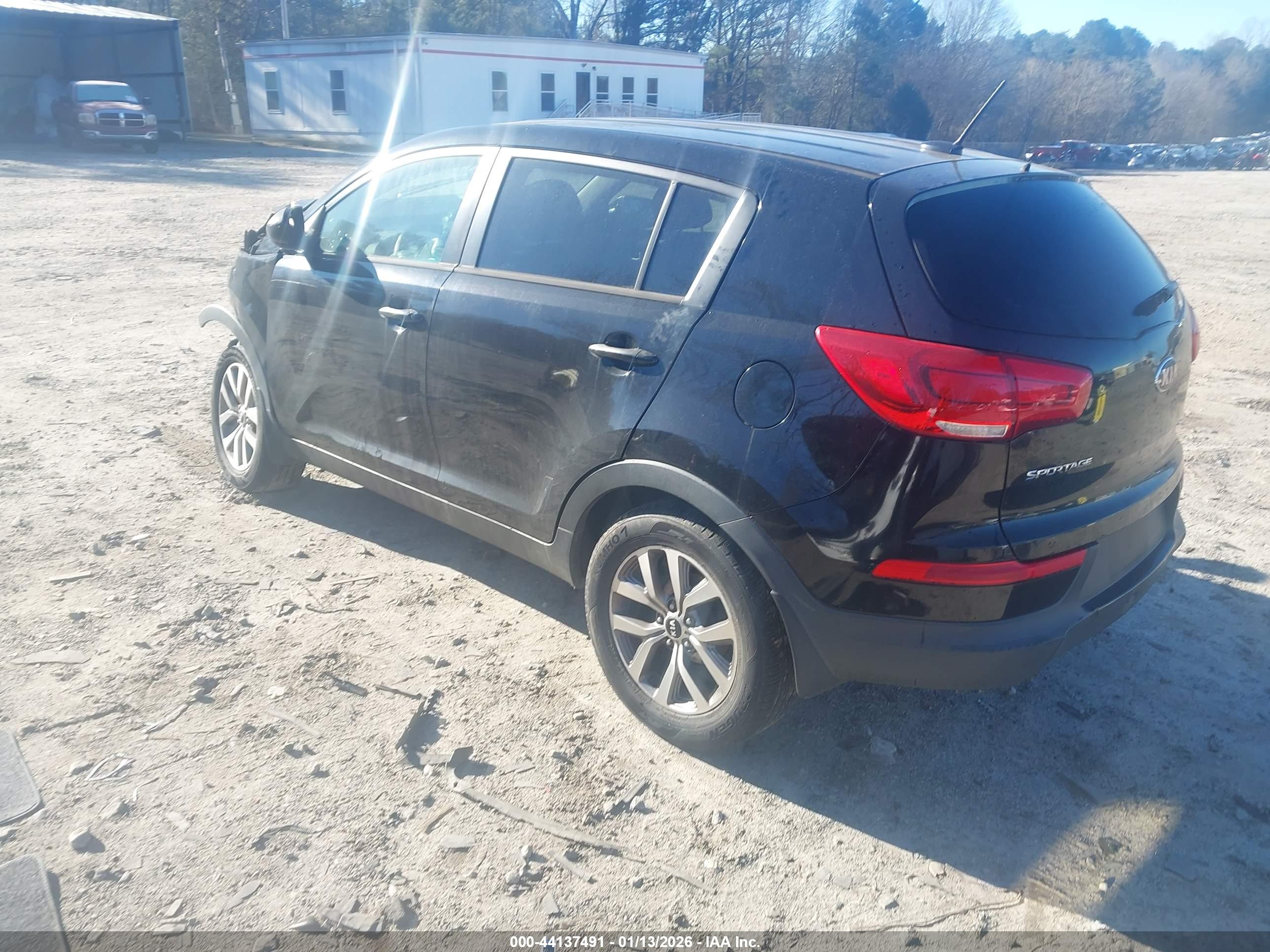 KIA SPORTAGE image 3
