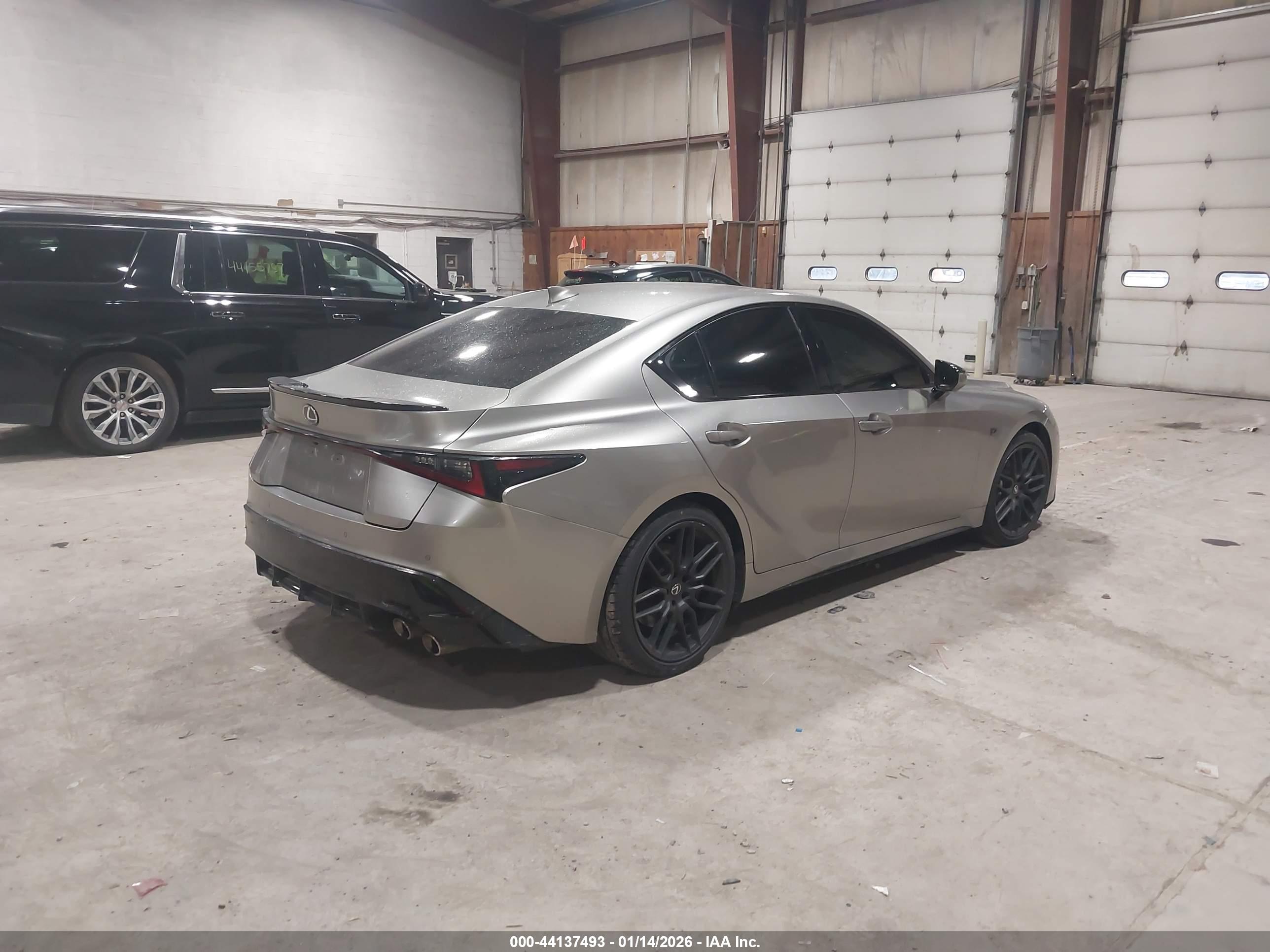 LEXUS IS image 4