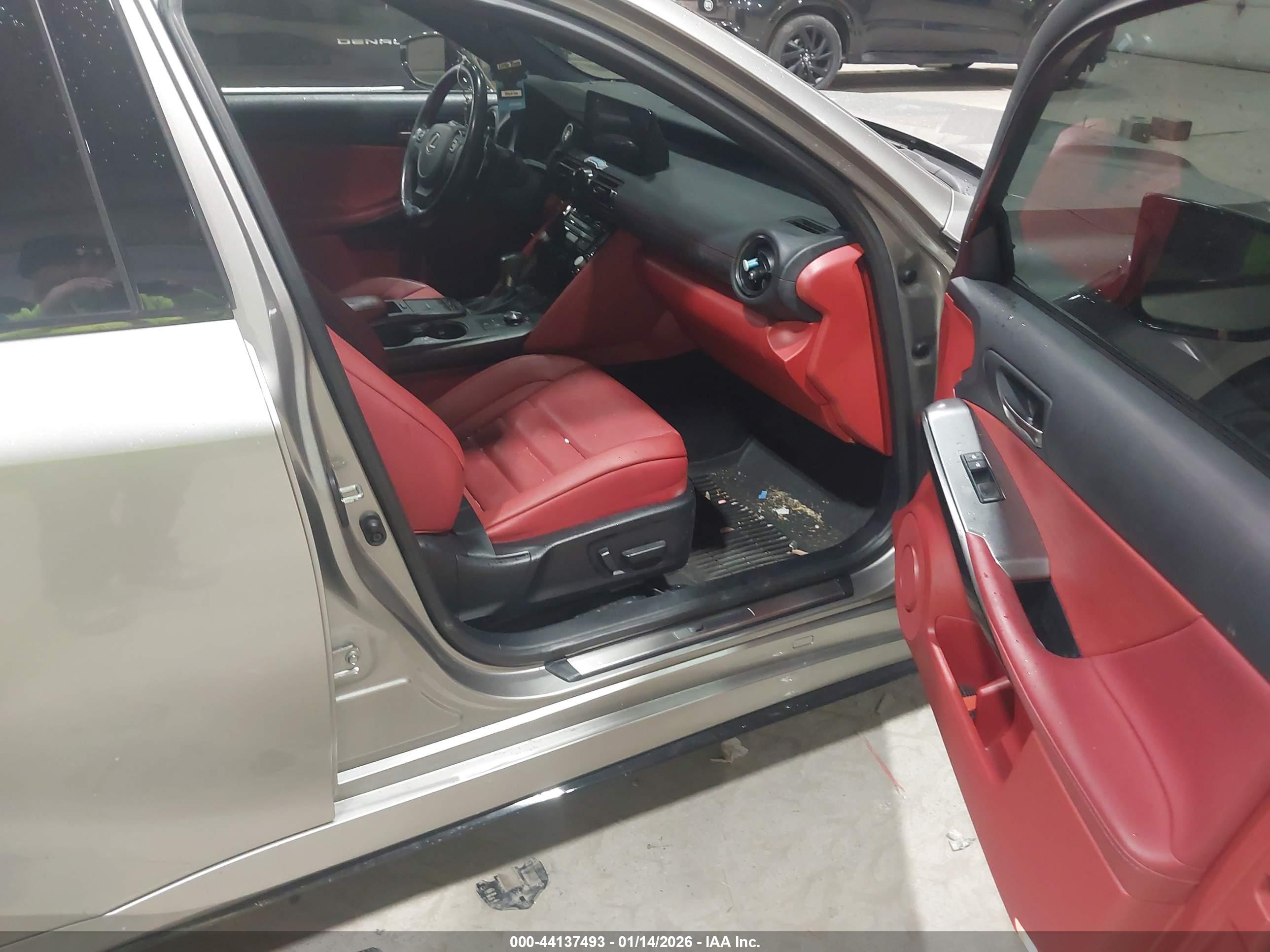 LEXUS IS image 5