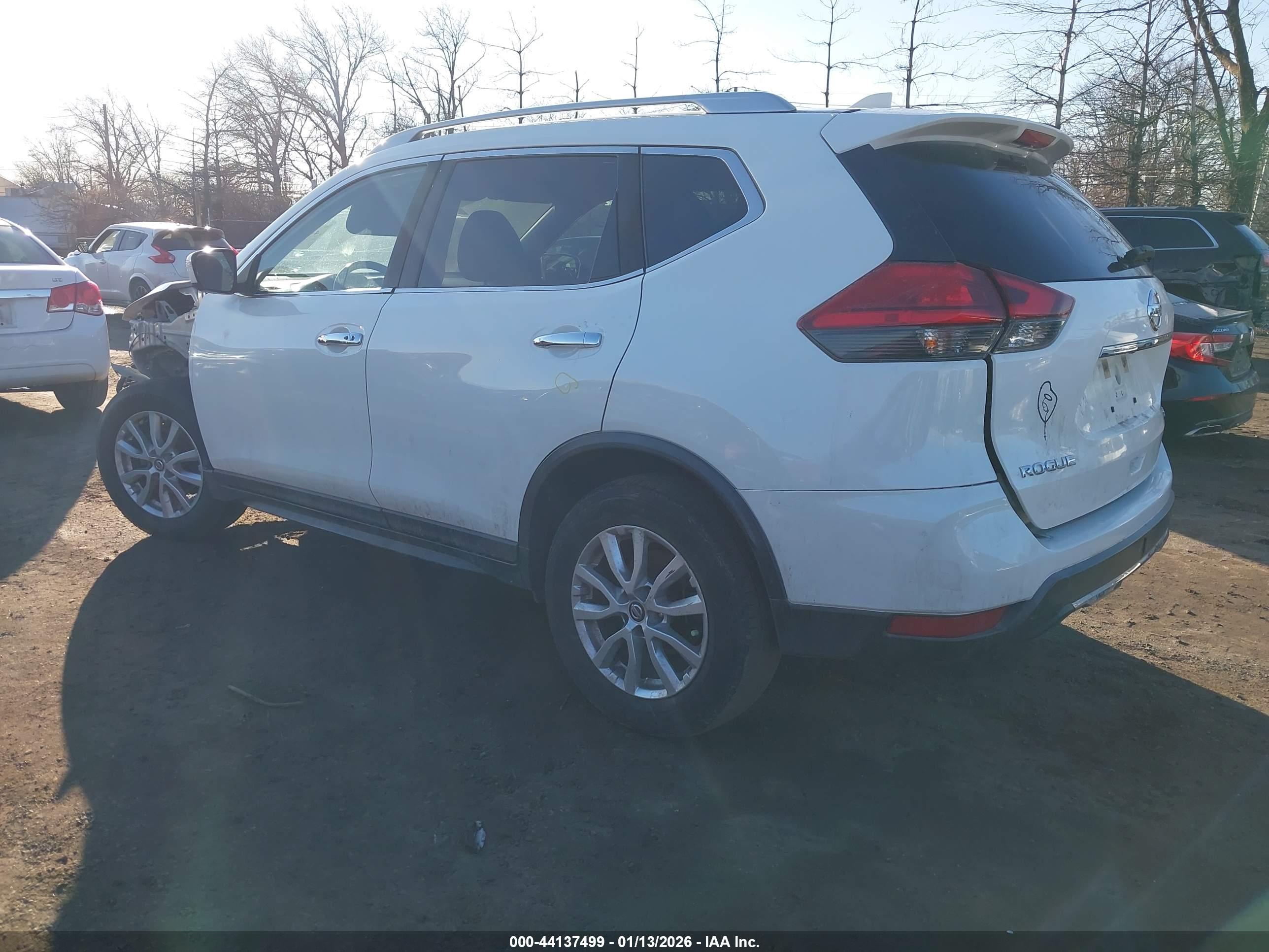 NISSAN ROGUE image 3