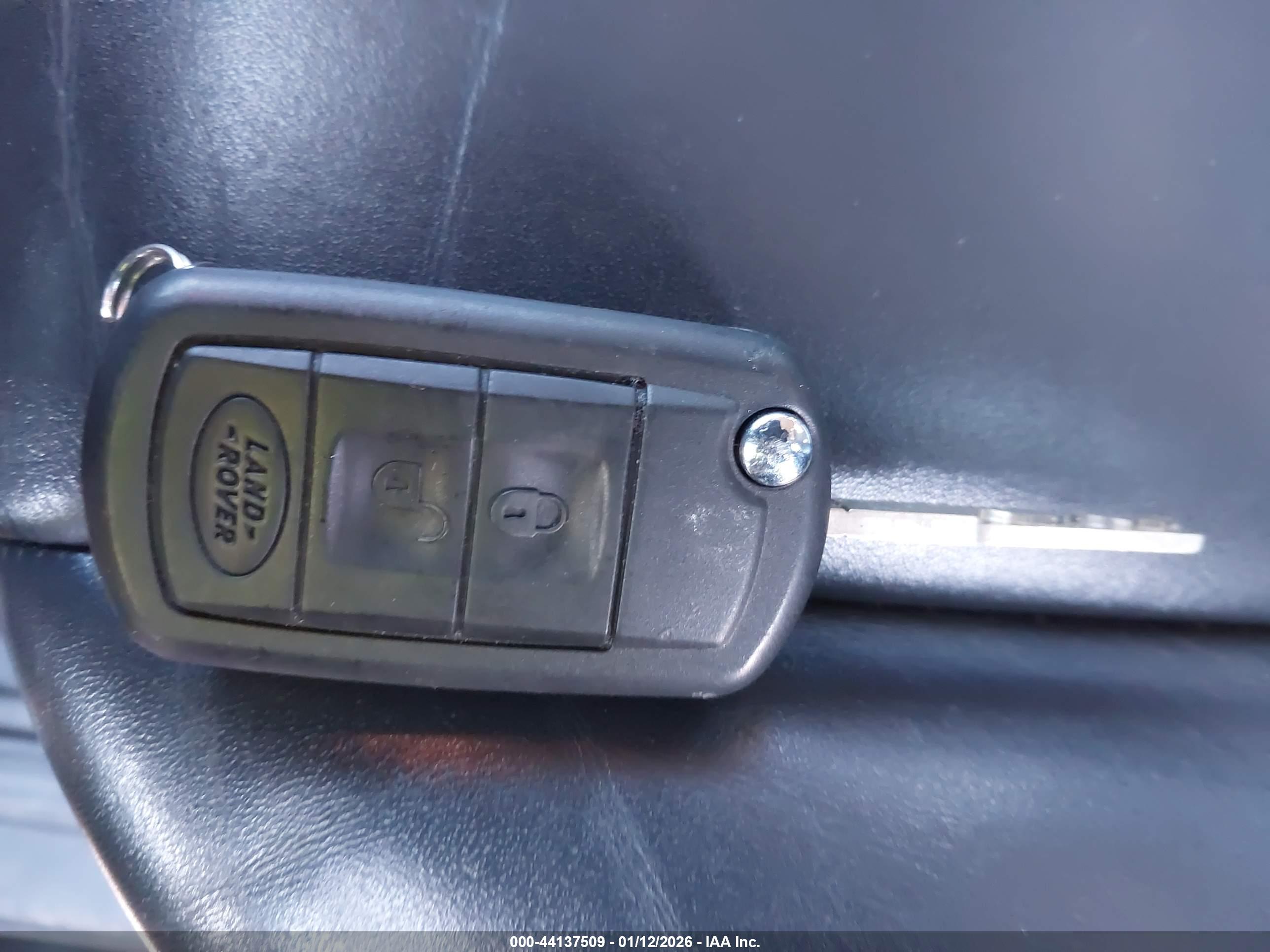 LAND ROVER image 11