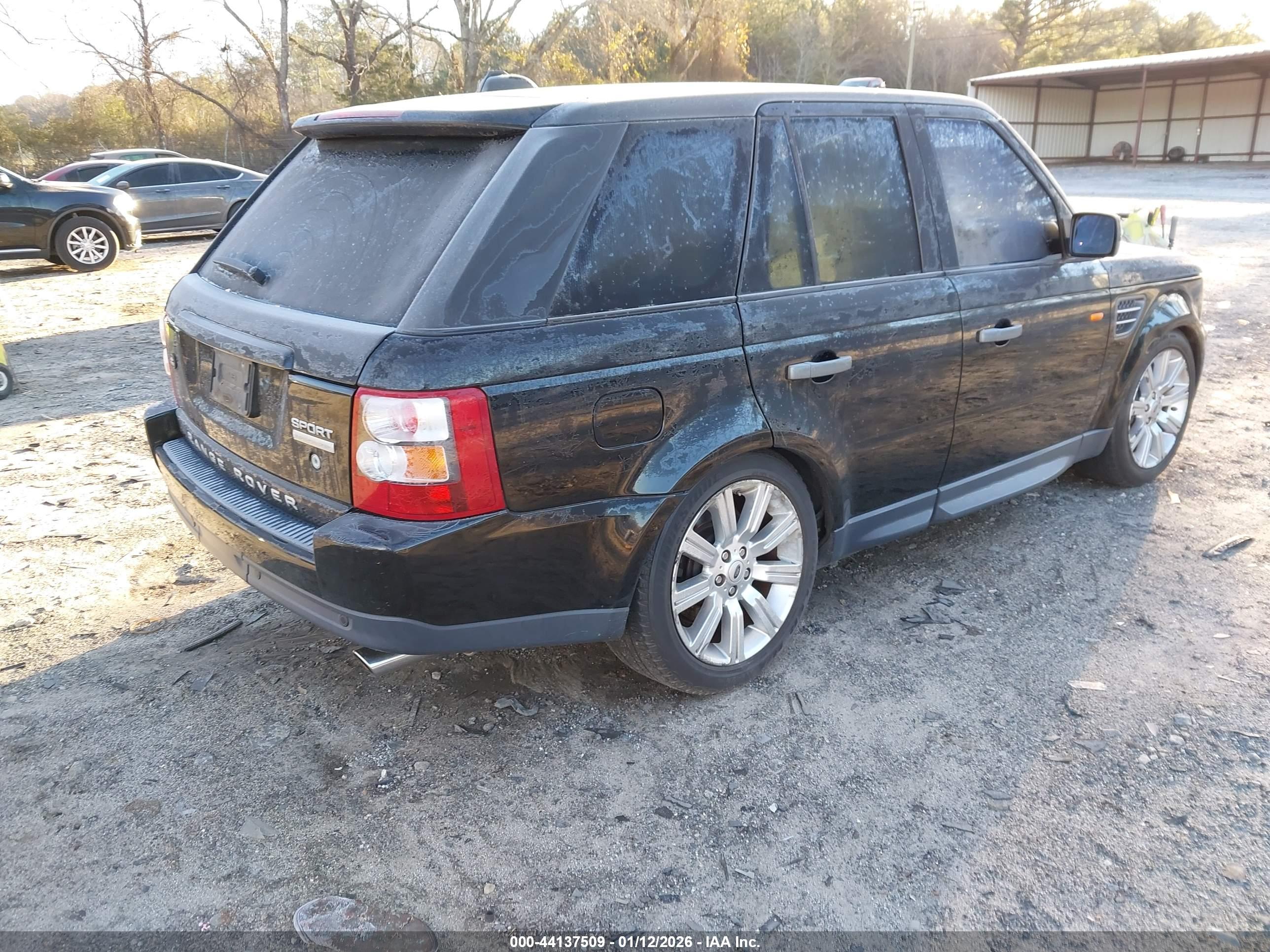 LAND ROVER image 4