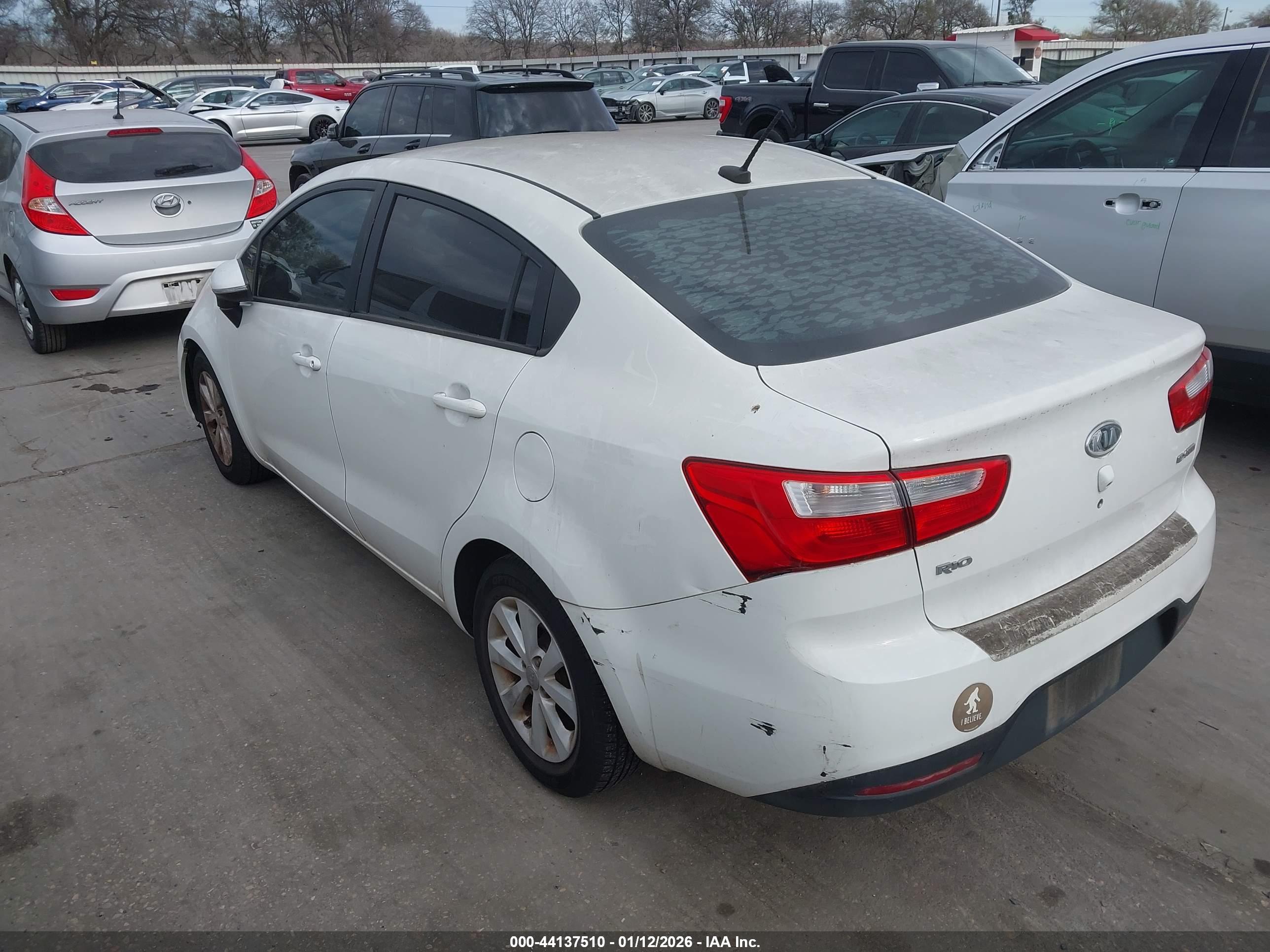 KIA RIO image 3