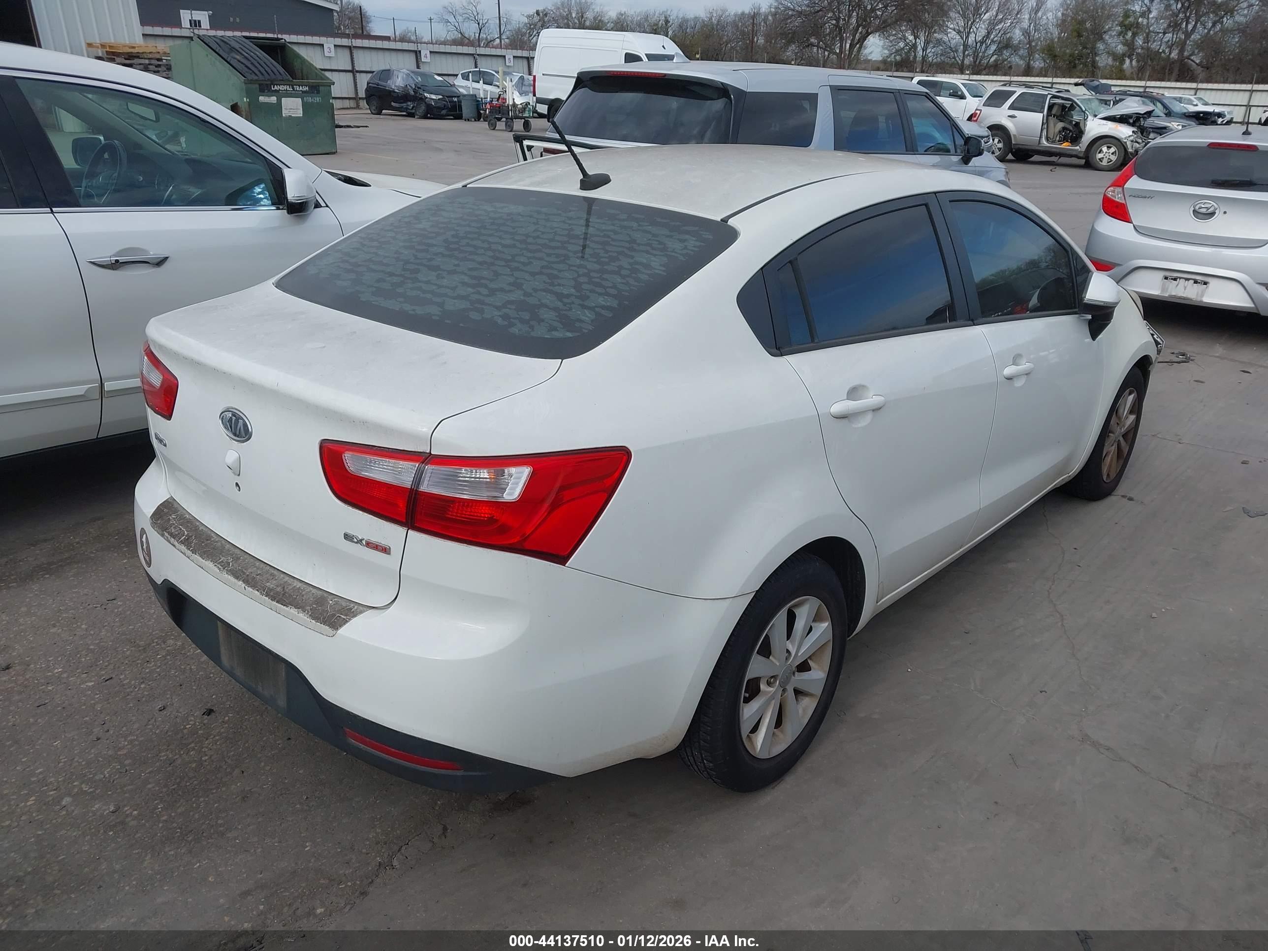 KIA RIO image 4