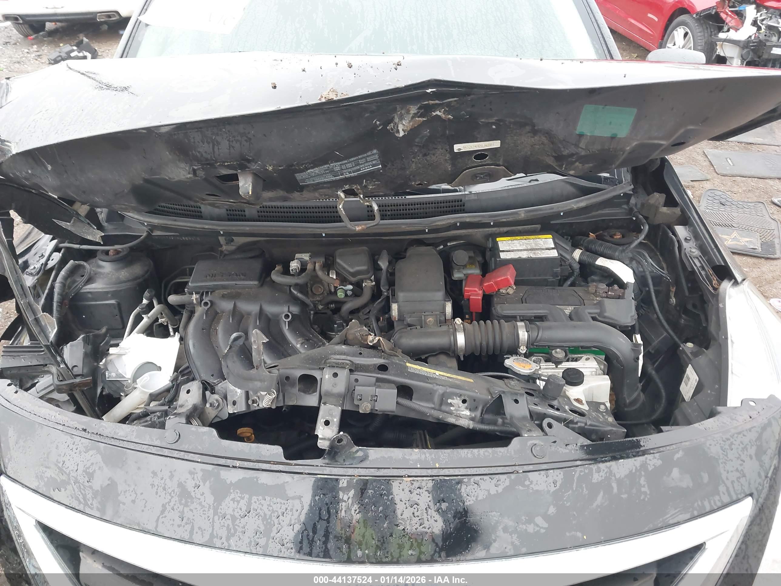 NISSAN VERSA image 10