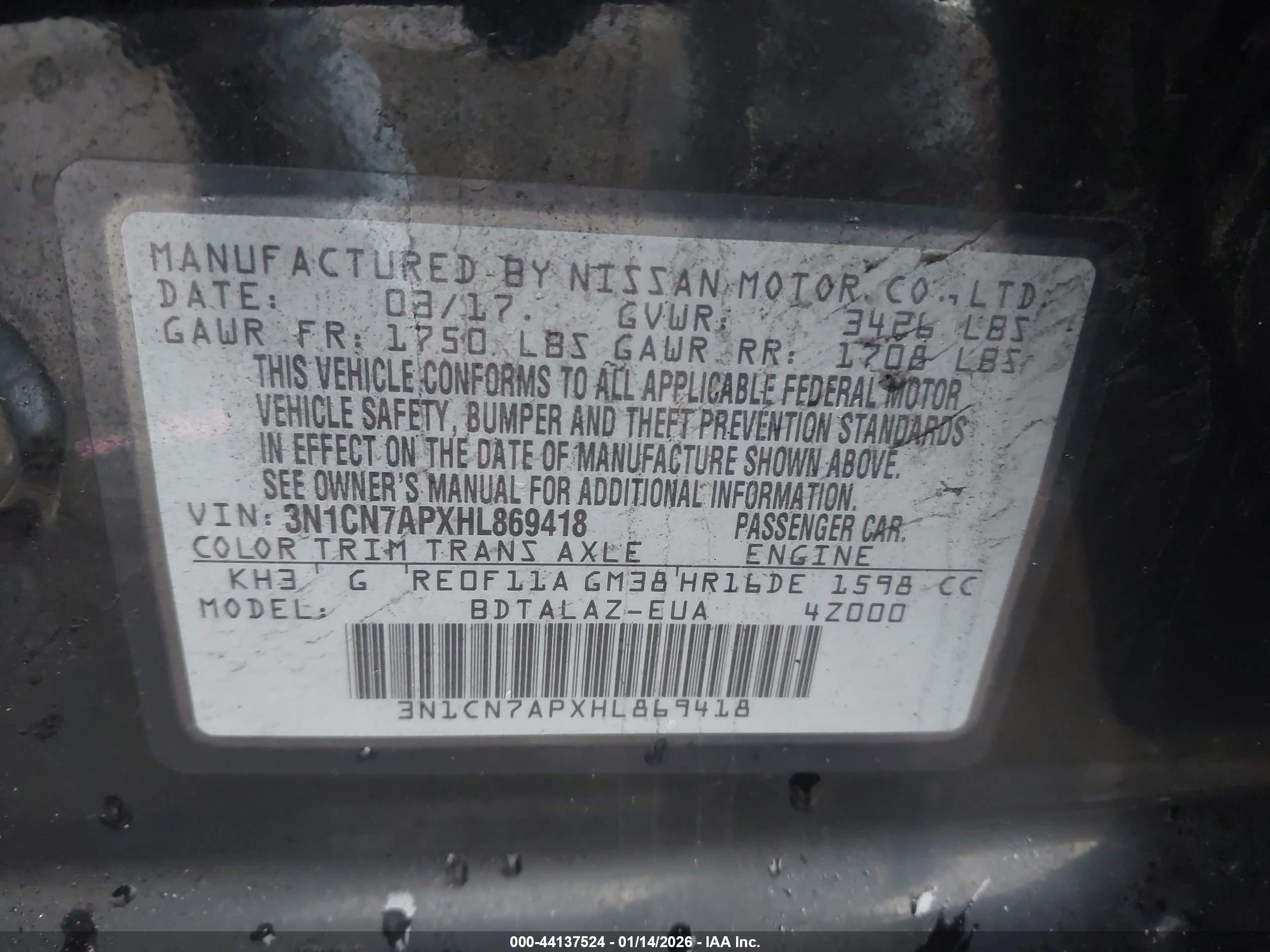 NISSAN VERSA image 9