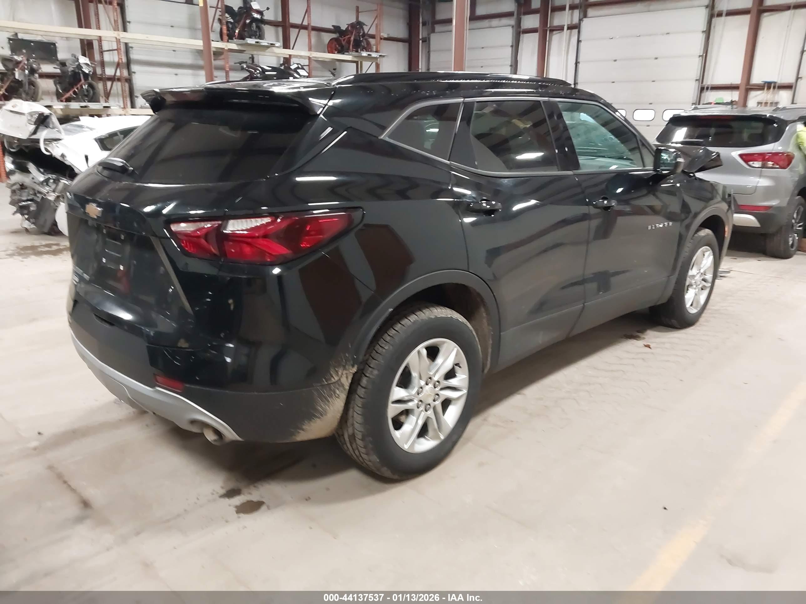 CHEVROLET BLAZER image 4