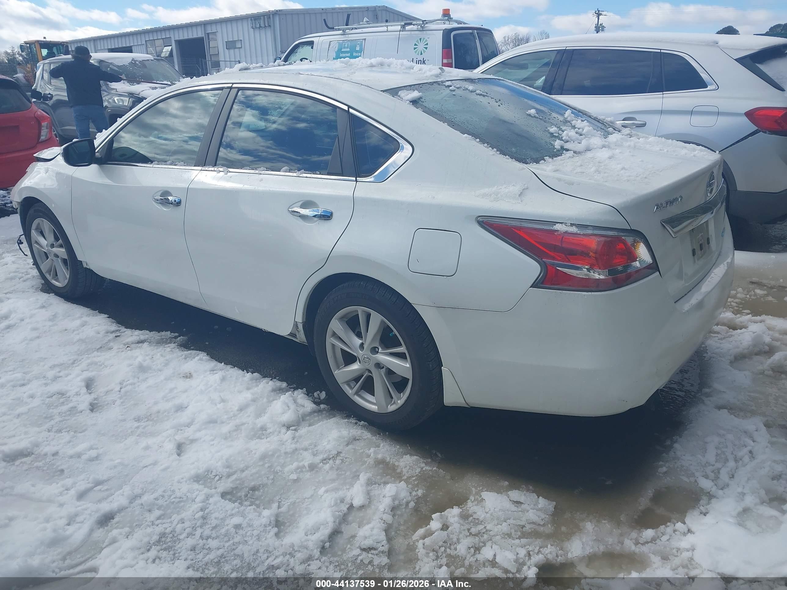NISSAN ALTIMA image 3