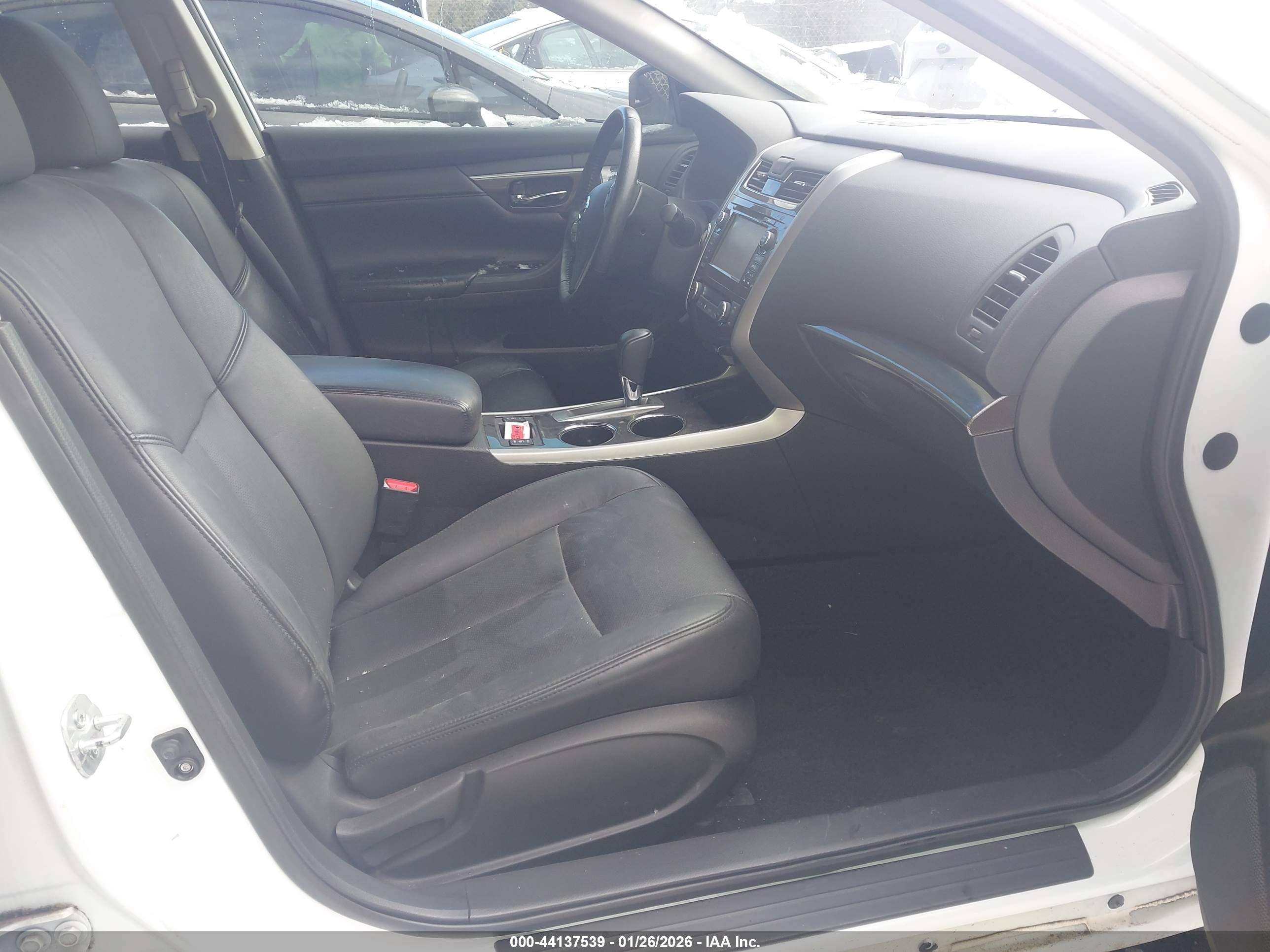 NISSAN ALTIMA image 5