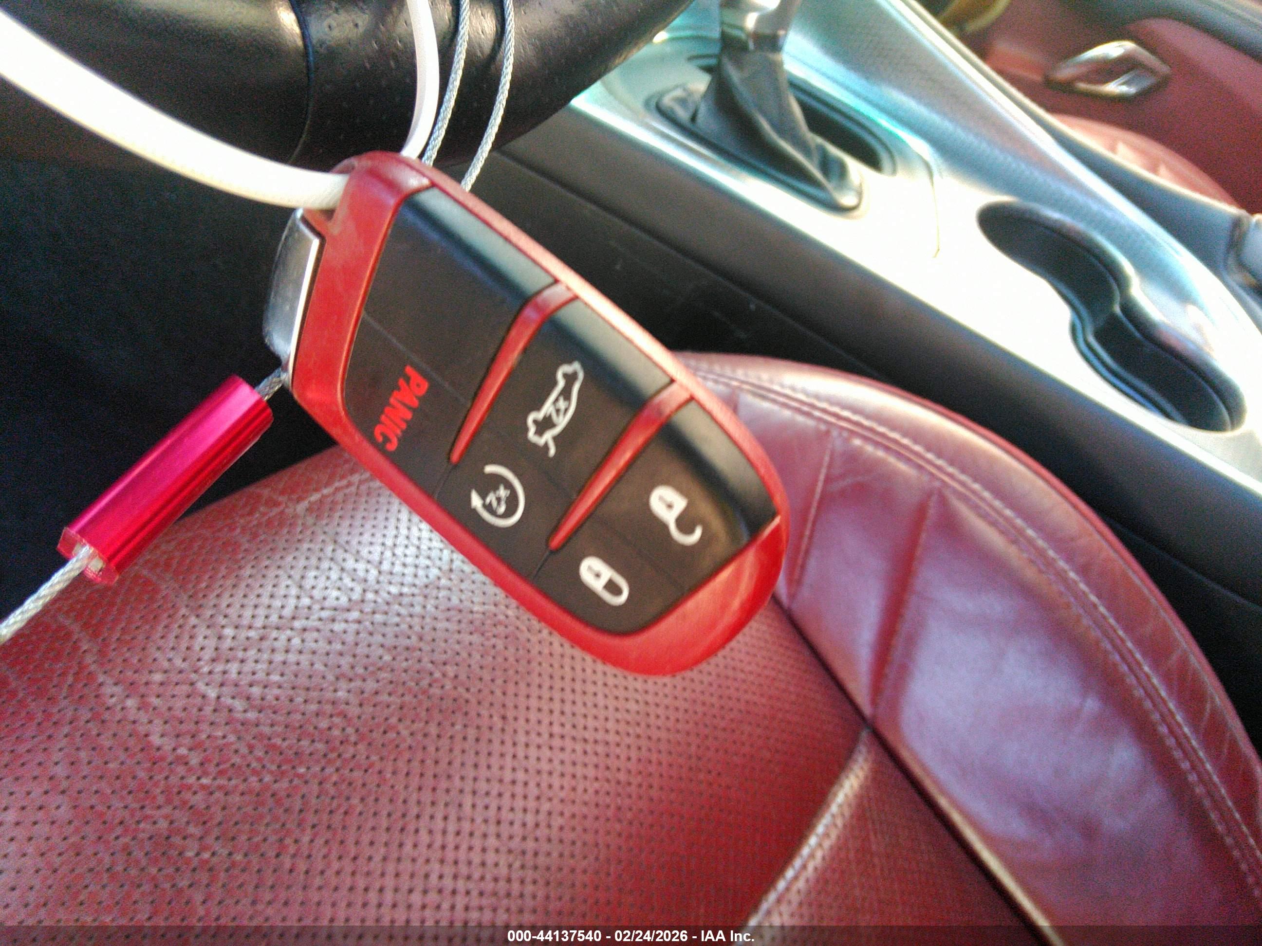 DODGE CHALLENGER image 11