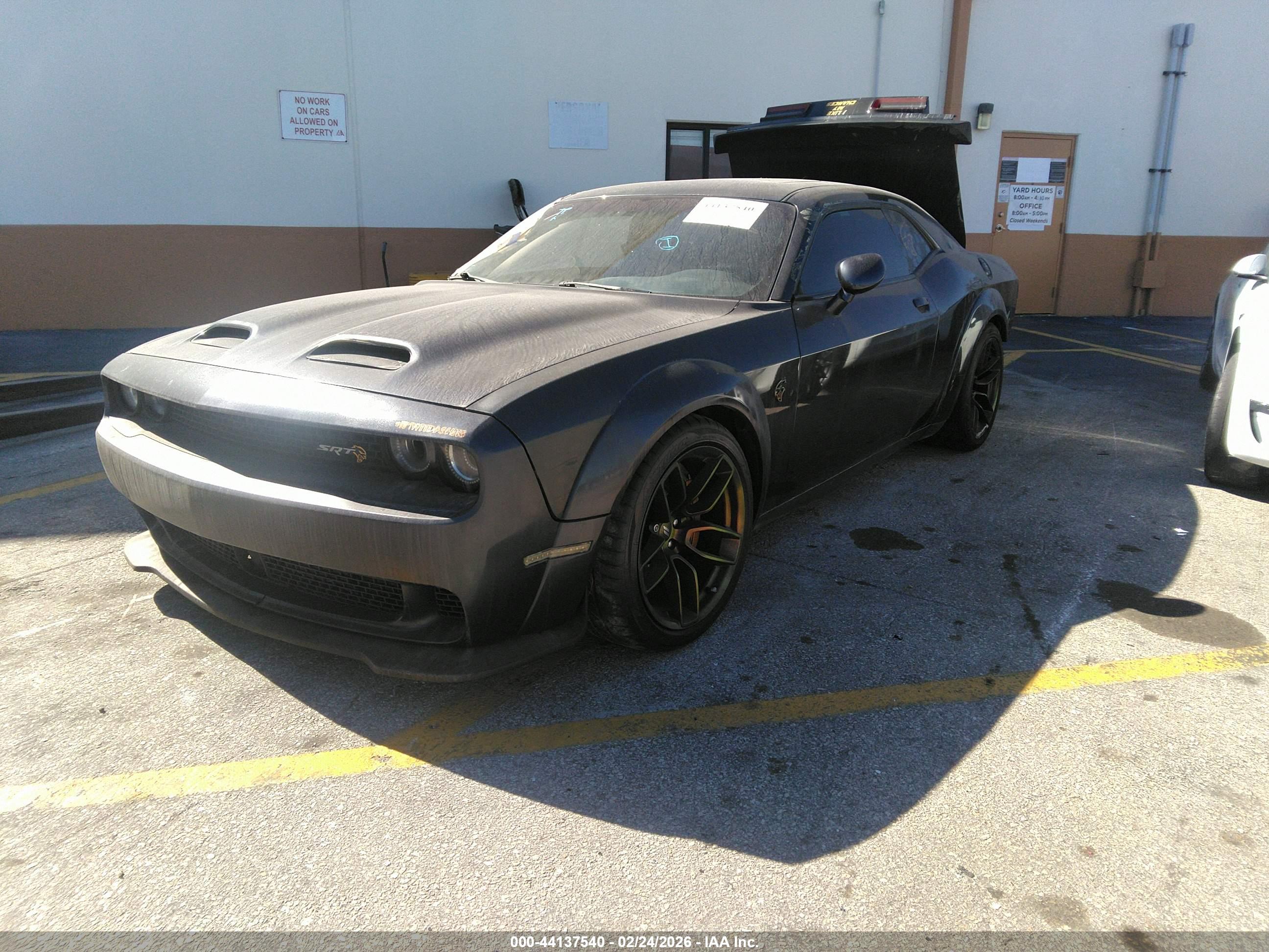 DODGE CHALLENGER image 2