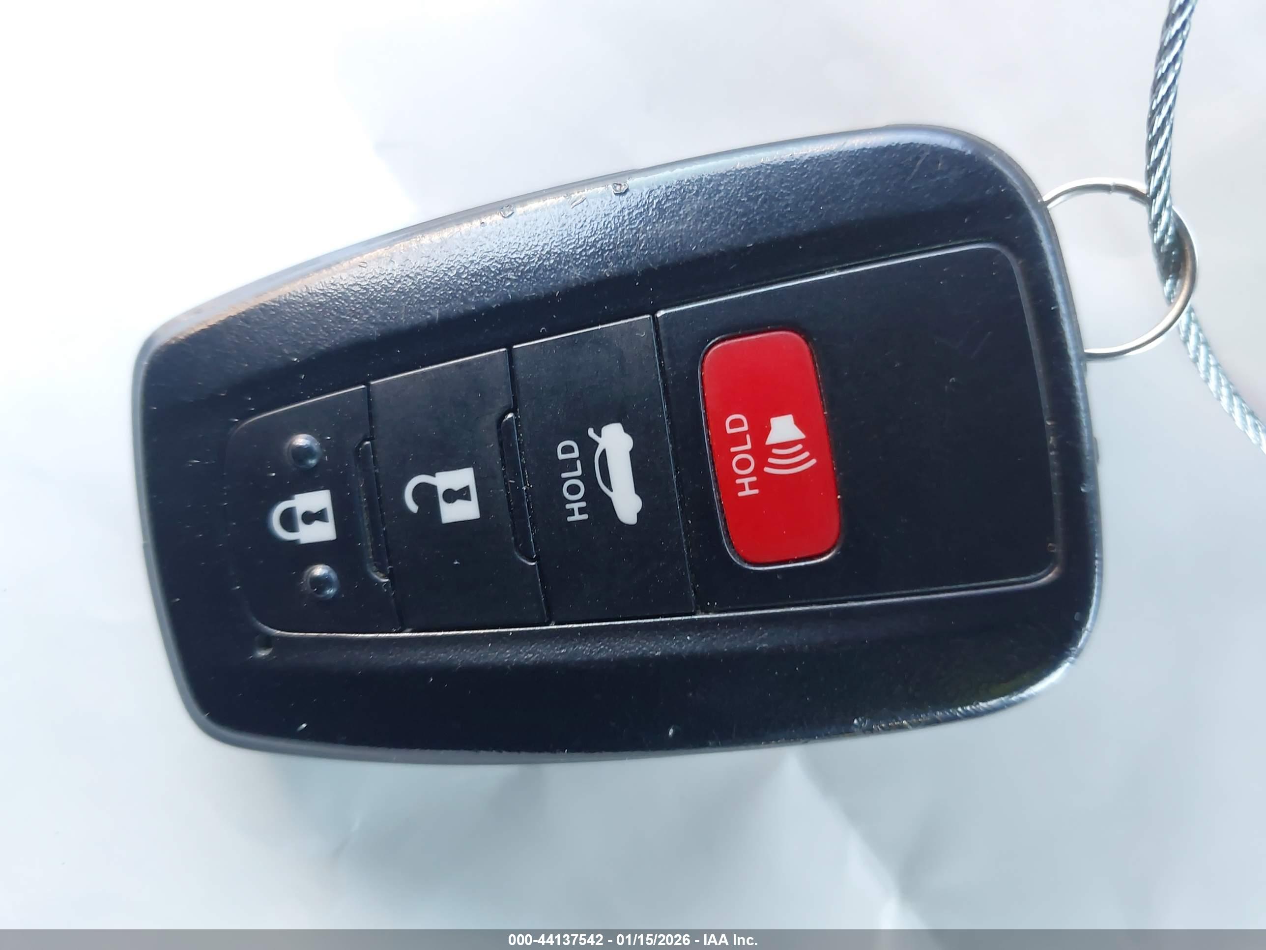 TOYOTA CAMRY image 11