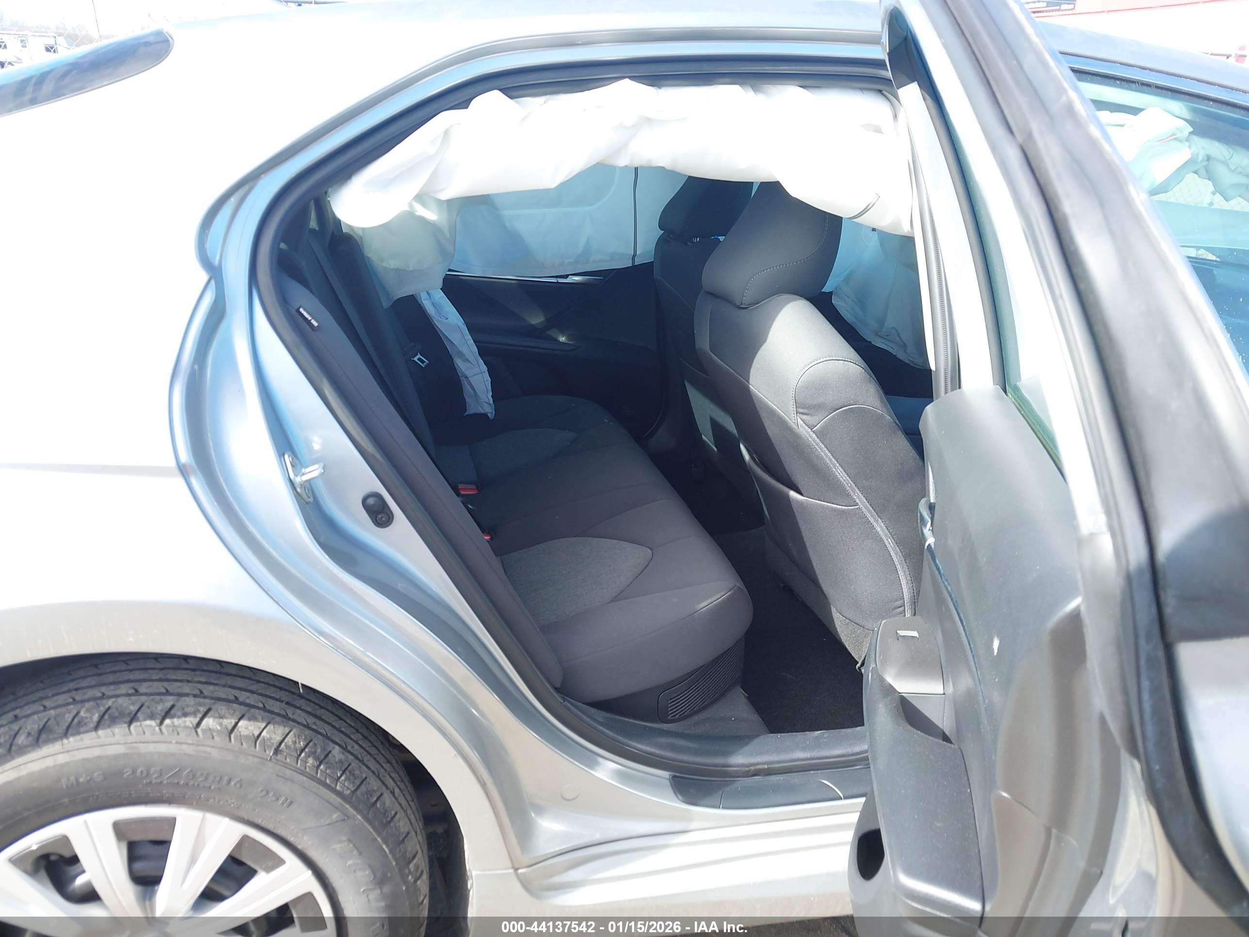 TOYOTA CAMRY image 8