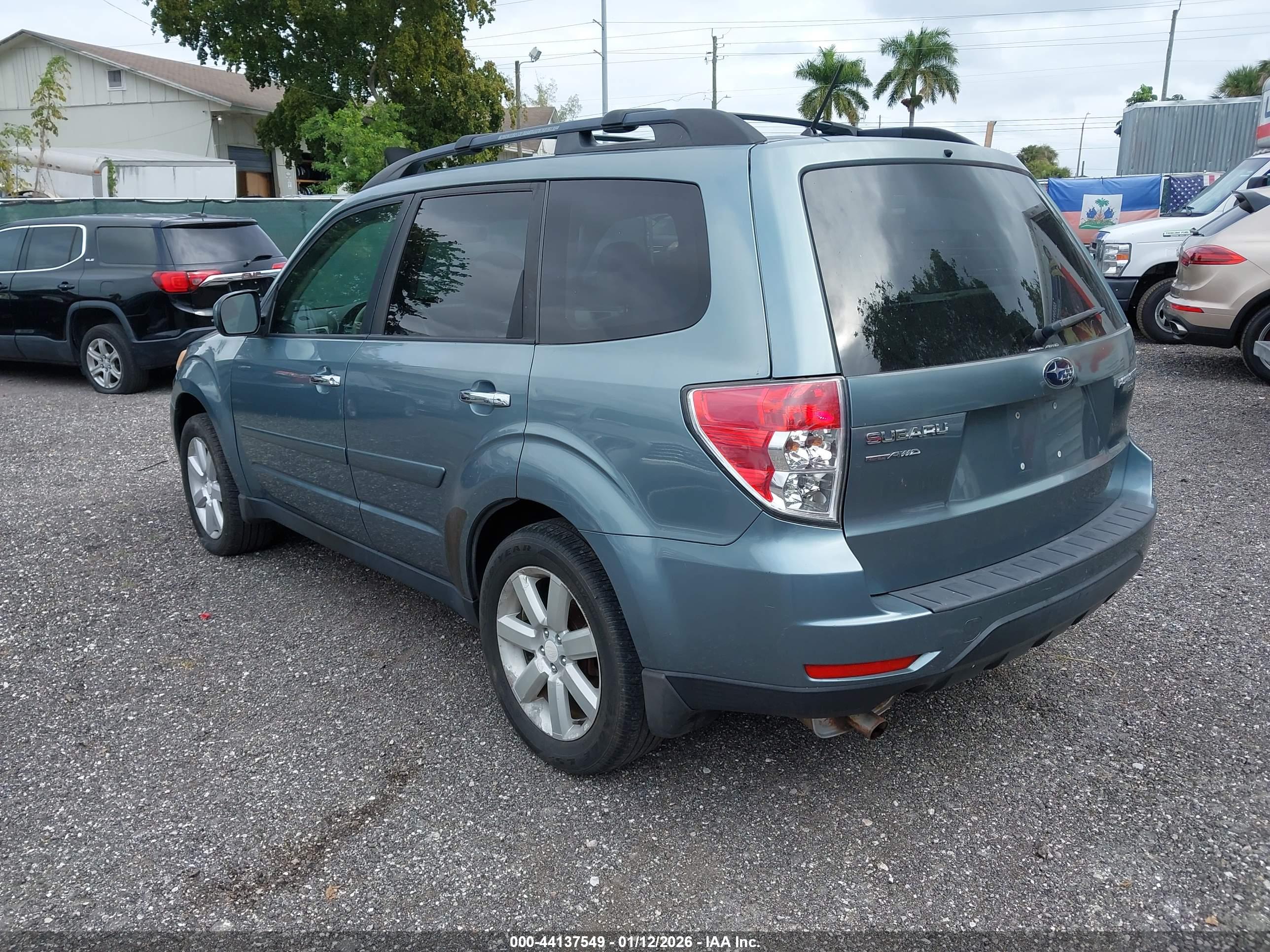 SUBARU FORESTER image 3
