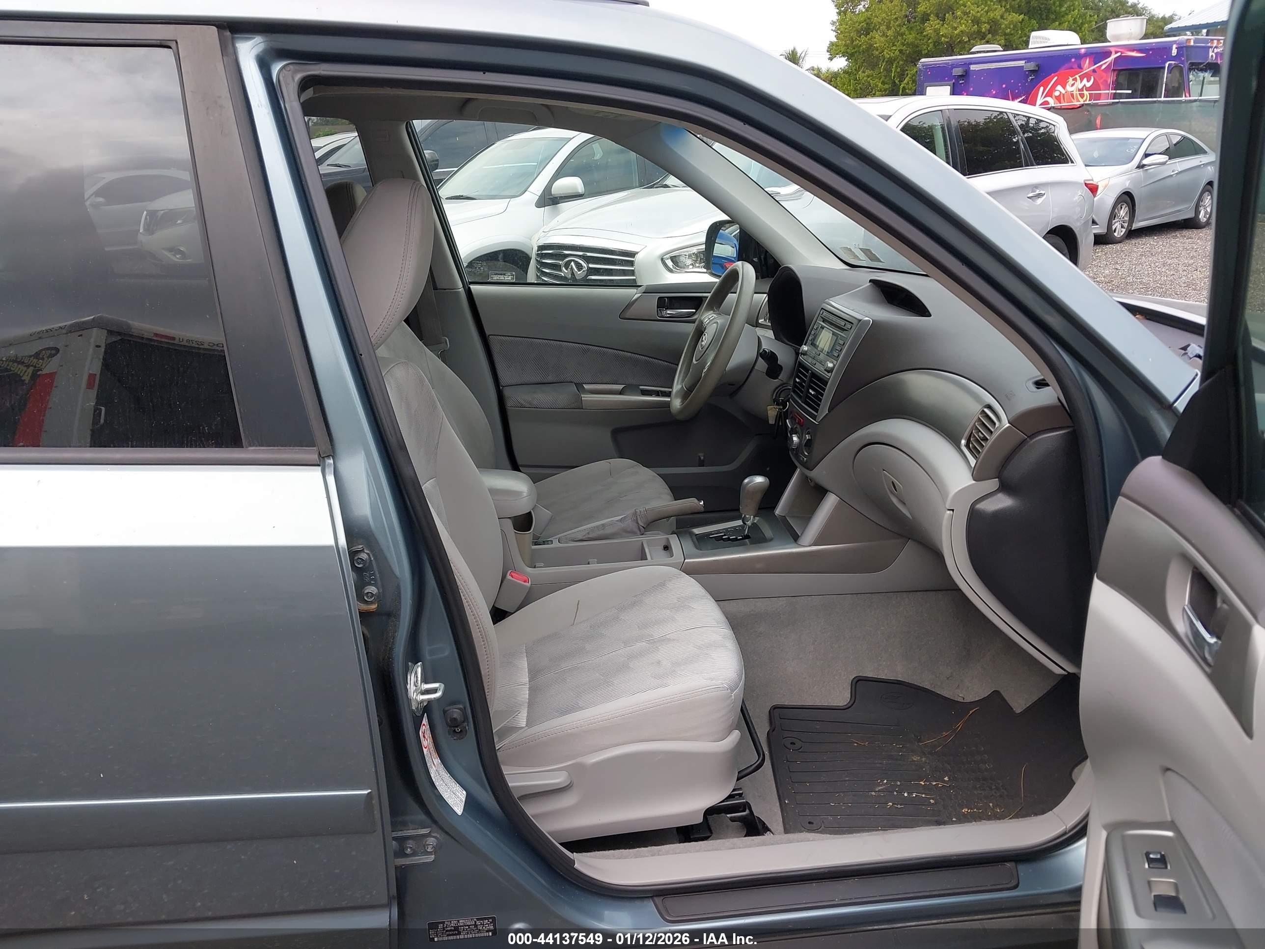 SUBARU FORESTER image 5