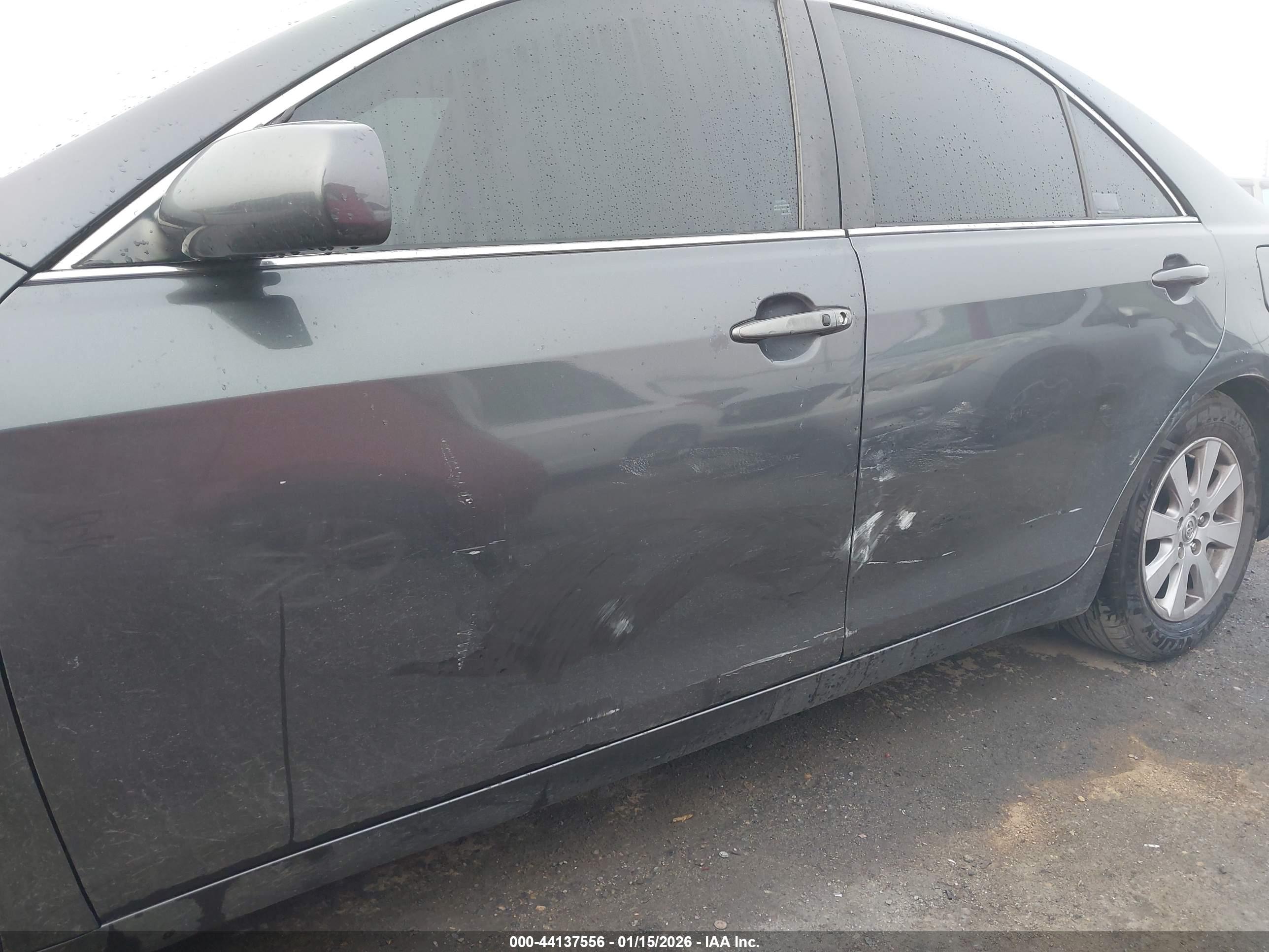 TOYOTA CAMRY image 6
