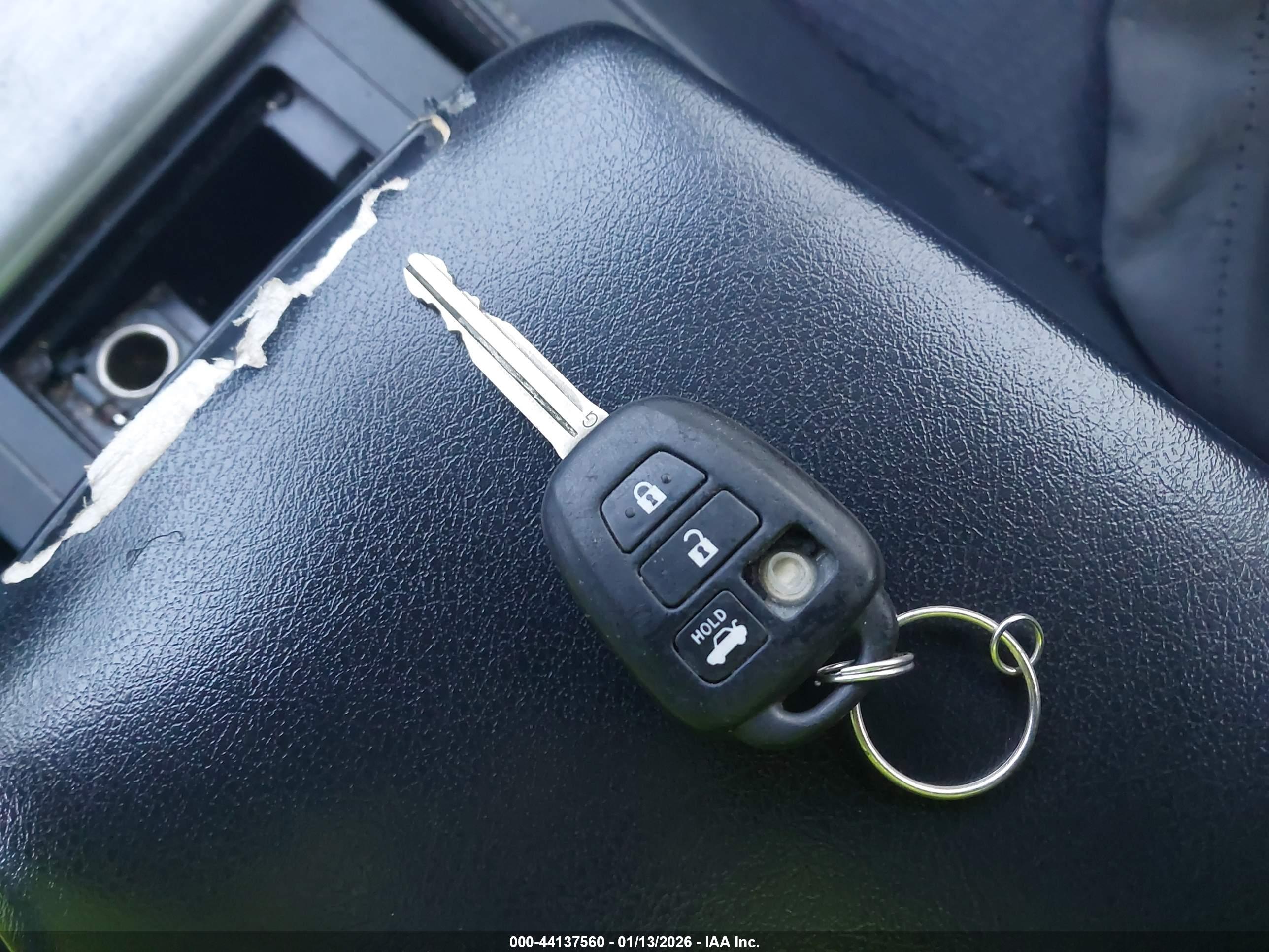 TOYOTA CAMRY image 11