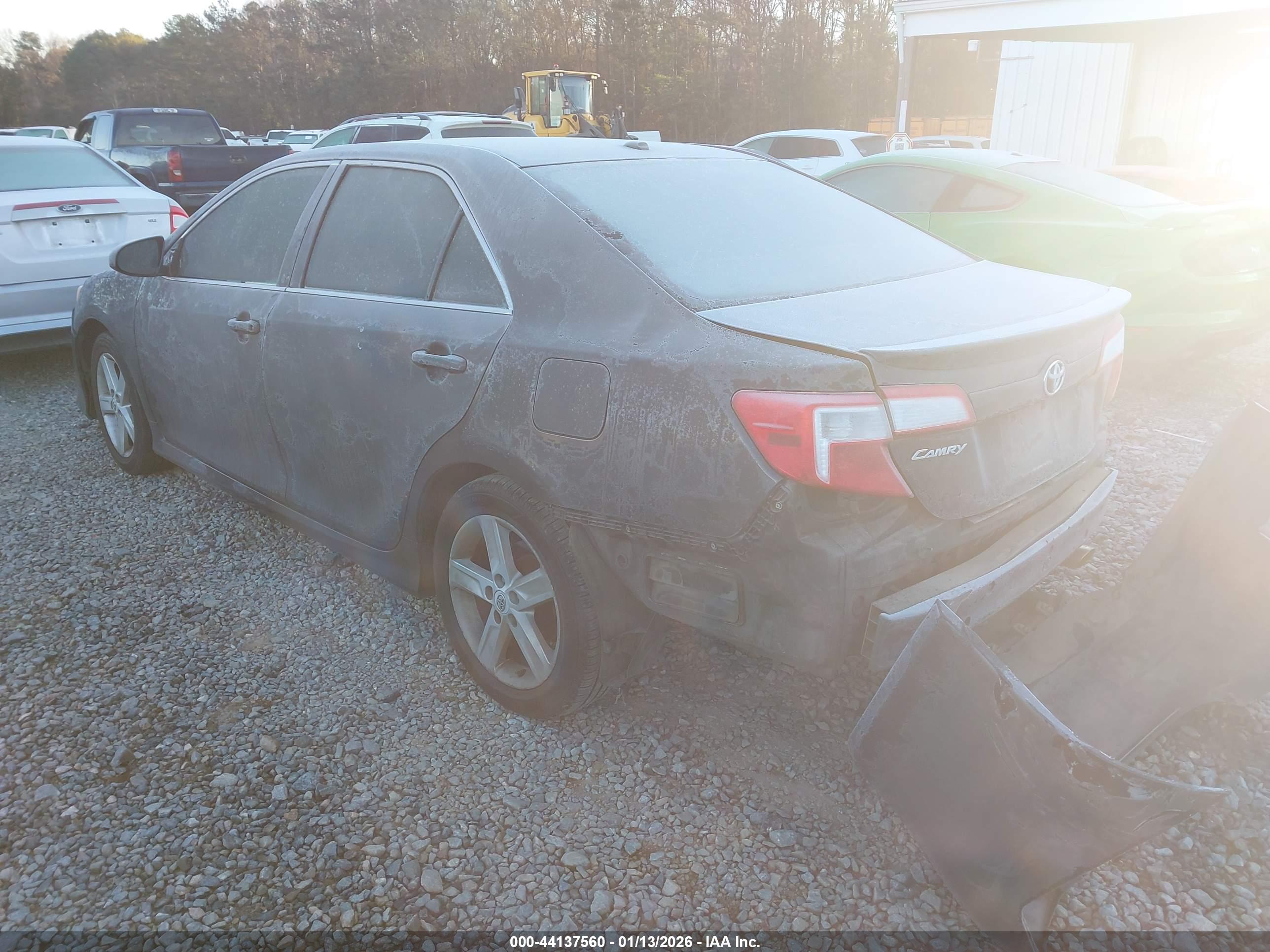 TOYOTA CAMRY image 3