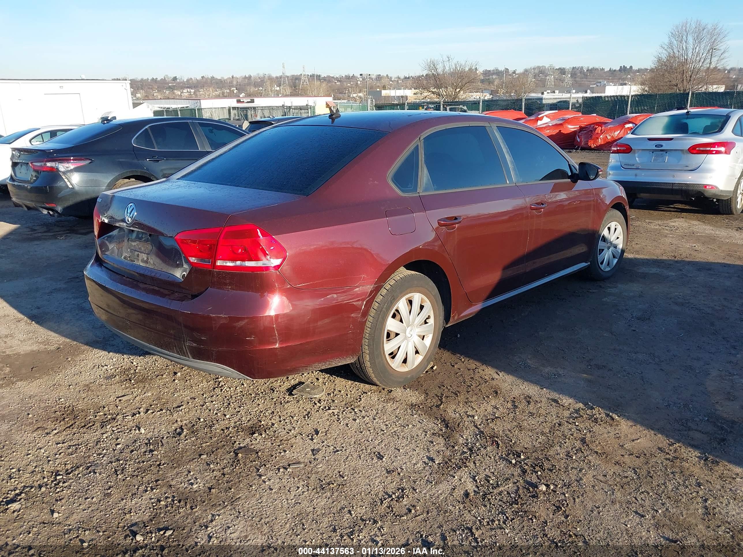 VOLKSWAGEN PASSAT image 4