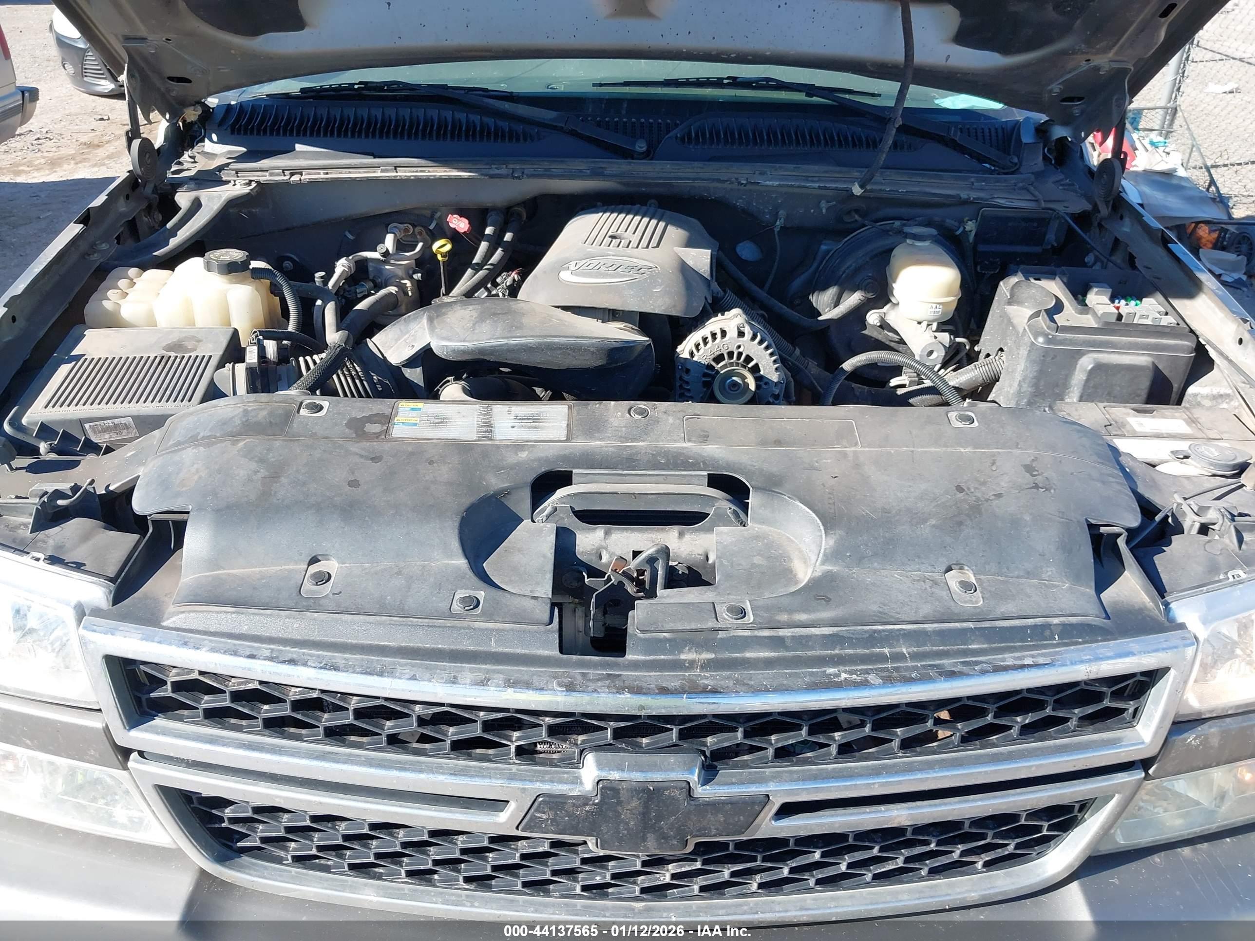 CHEVROLET SILVERADO image 10