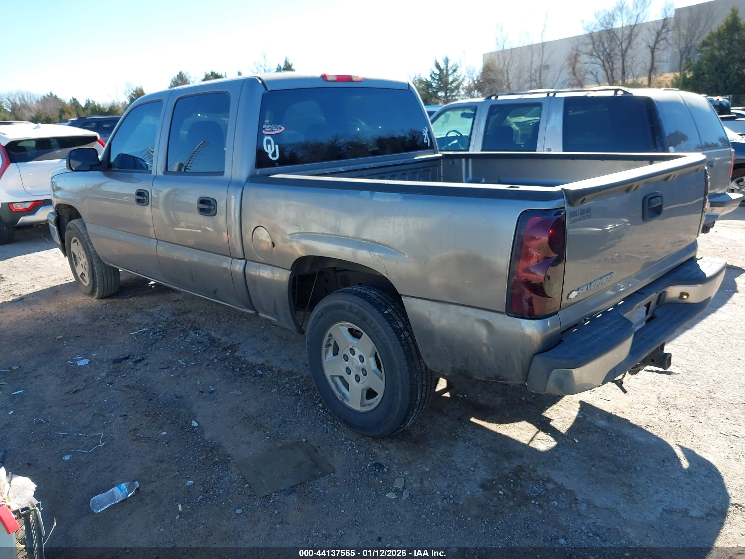 CHEVROLET SILVERADO image 3