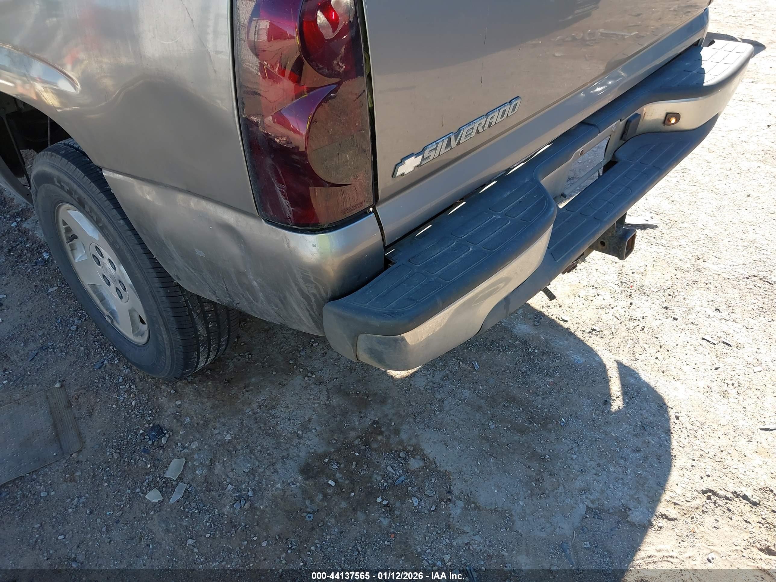 CHEVROLET SILVERADO image 6