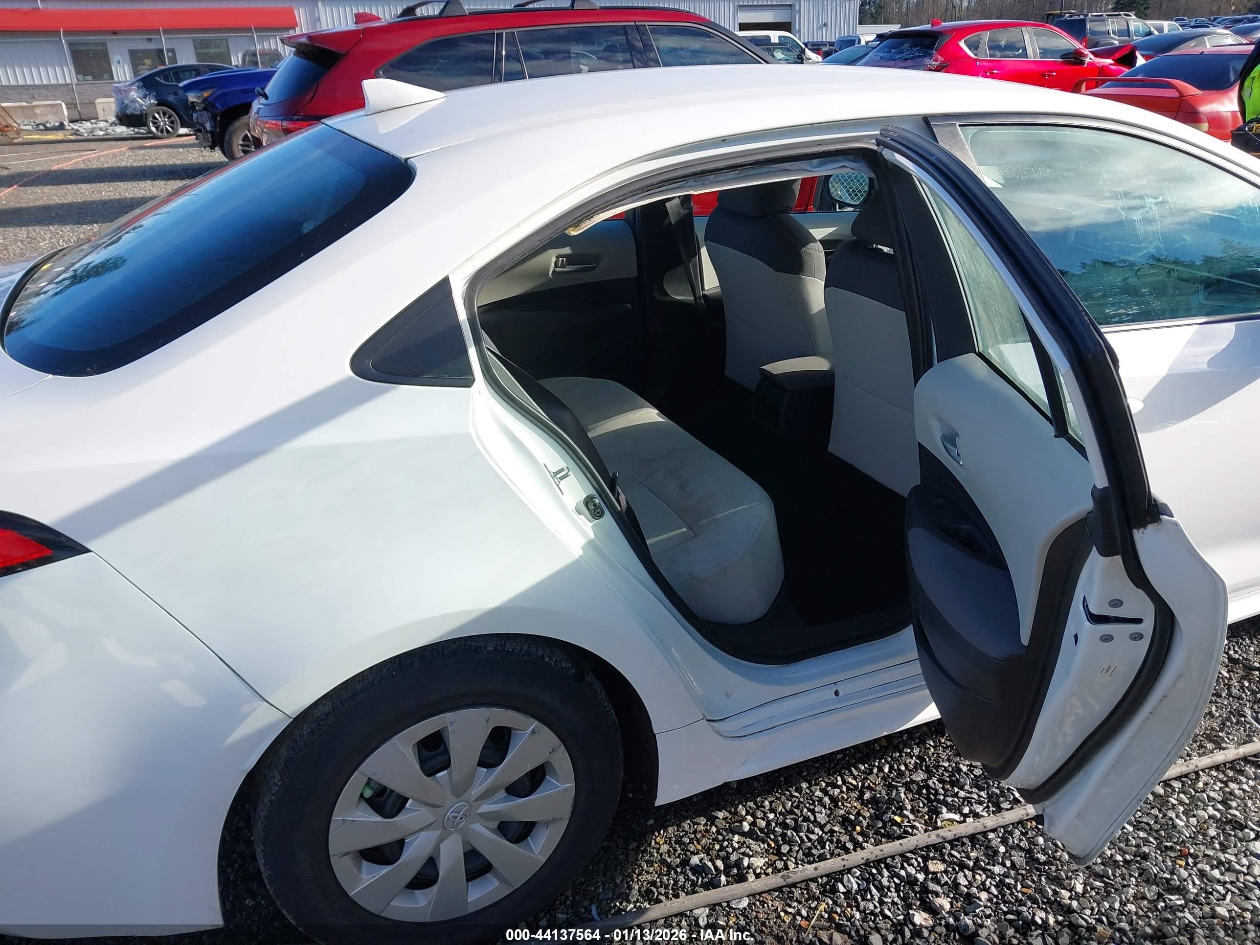 TOYOTA COROLLA image 8