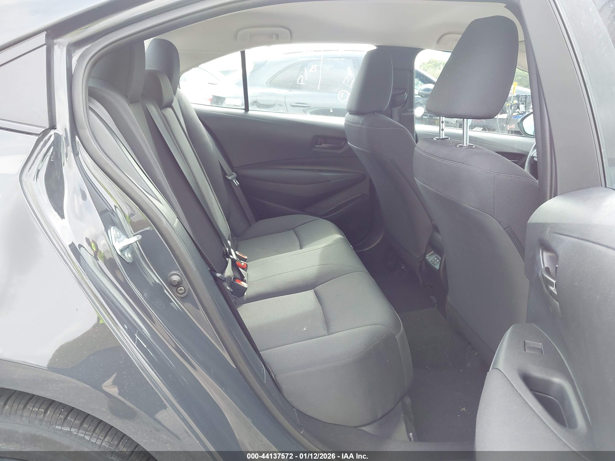 TOYOTA COROLLA image 8