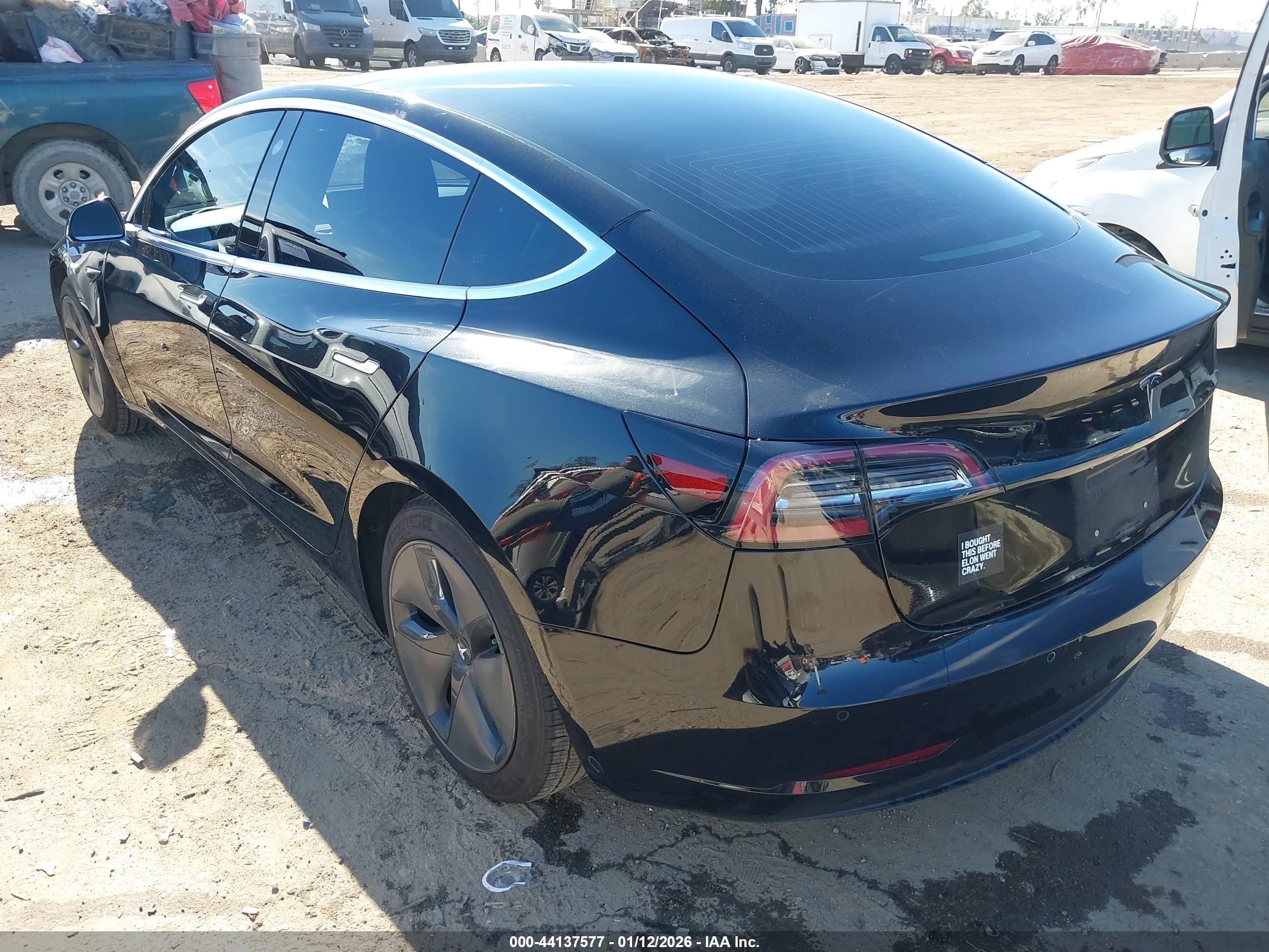 TESLA MODEL image 3