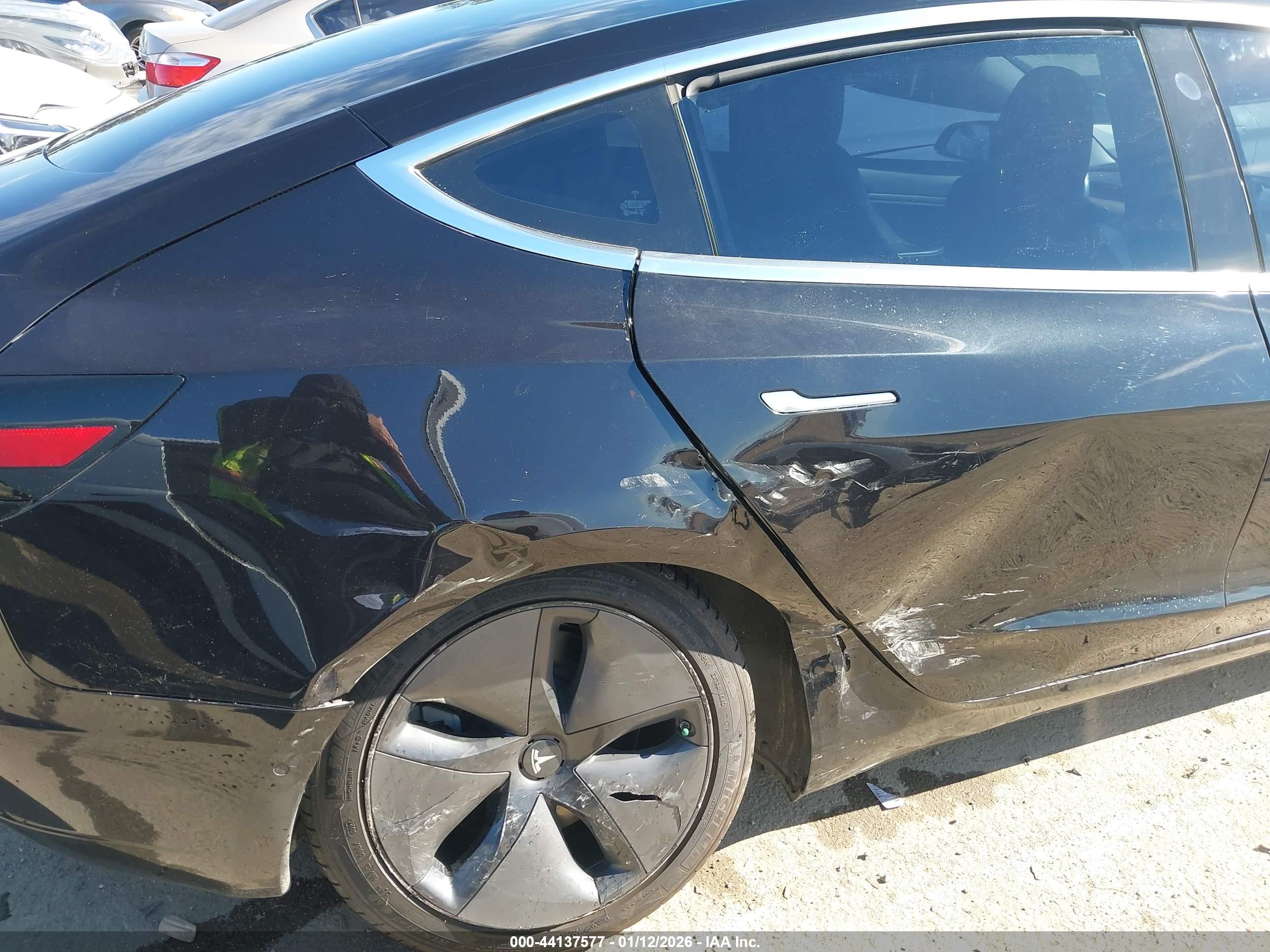 TESLA MODEL image 6