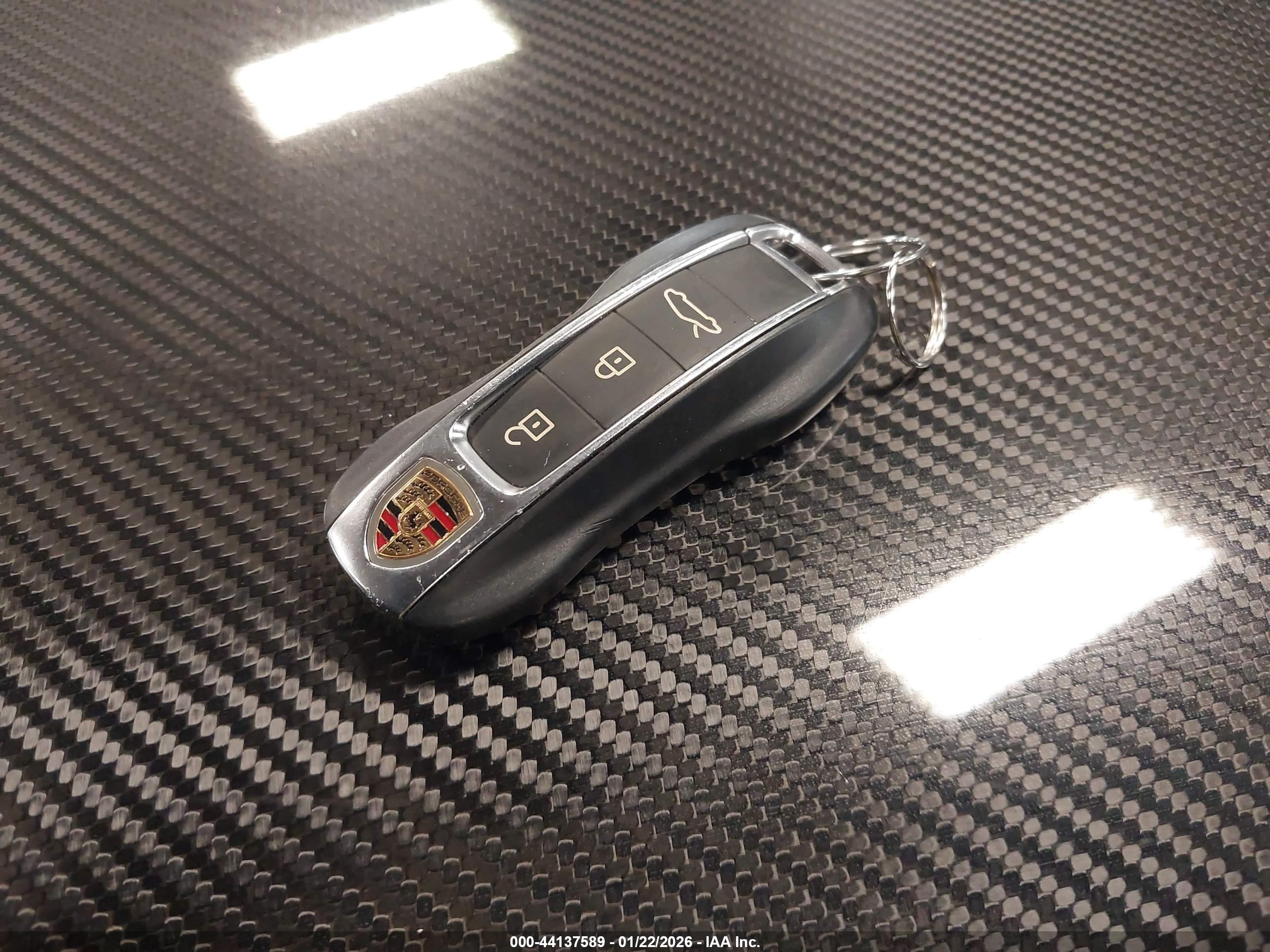PORSCHE 911 image 11