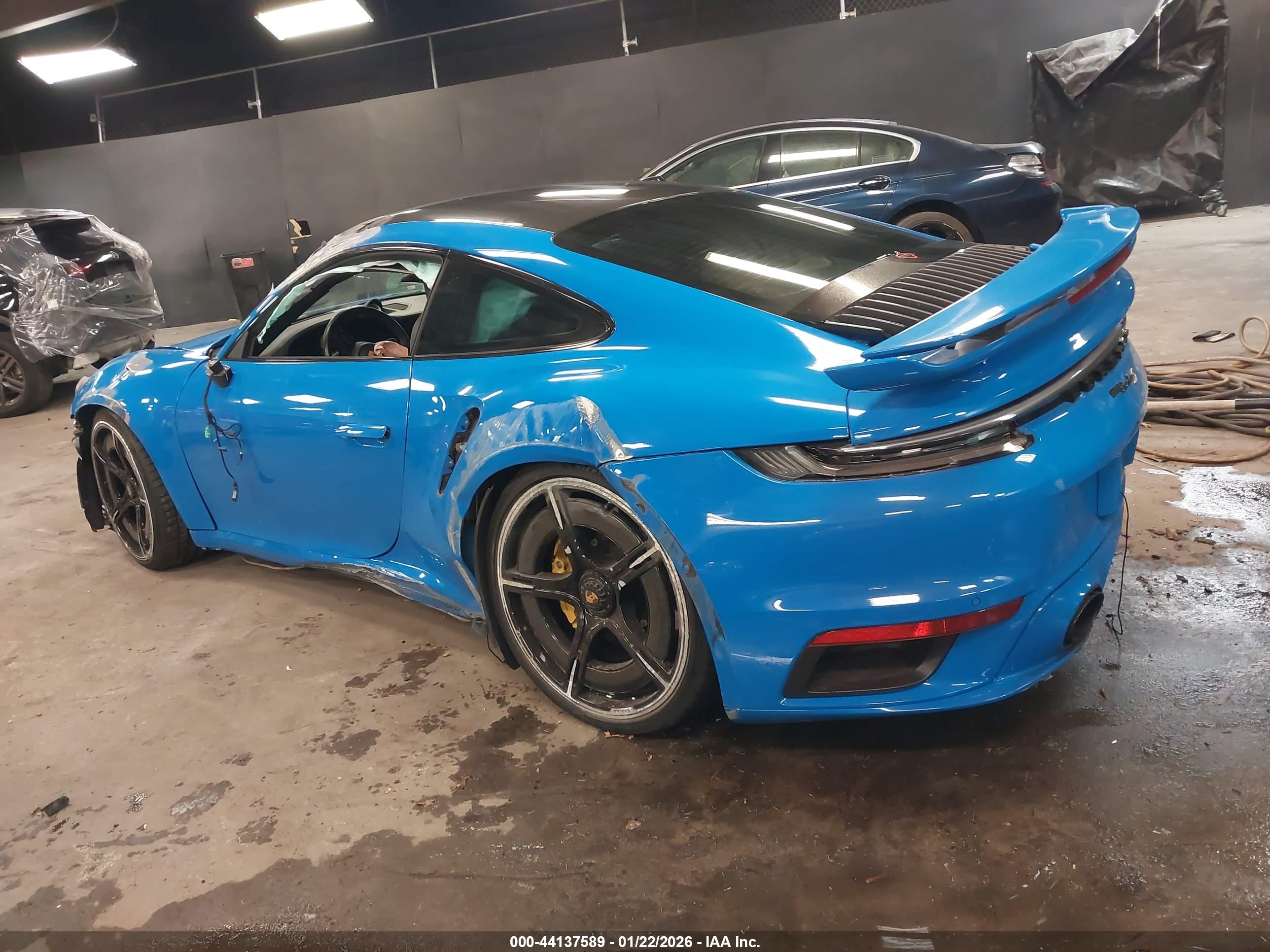 PORSCHE 911 image 3