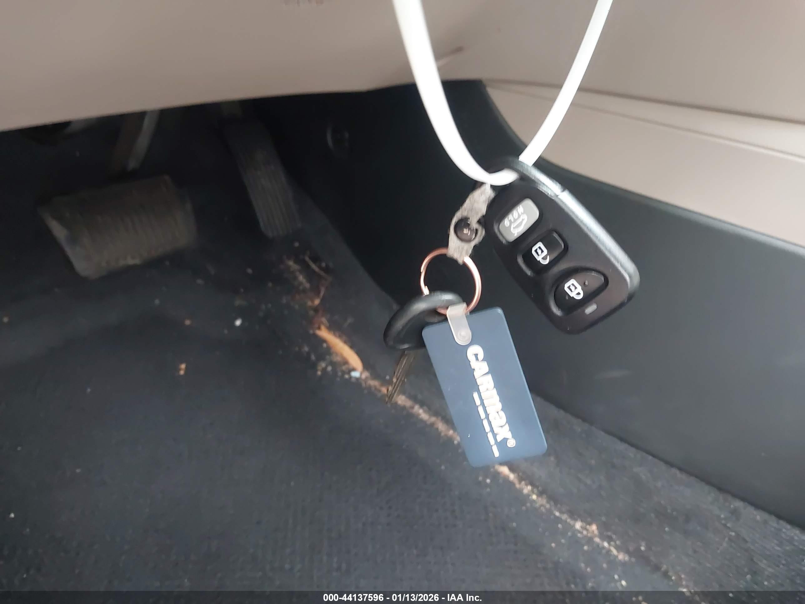 HYUNDAI ELANTRA image 11