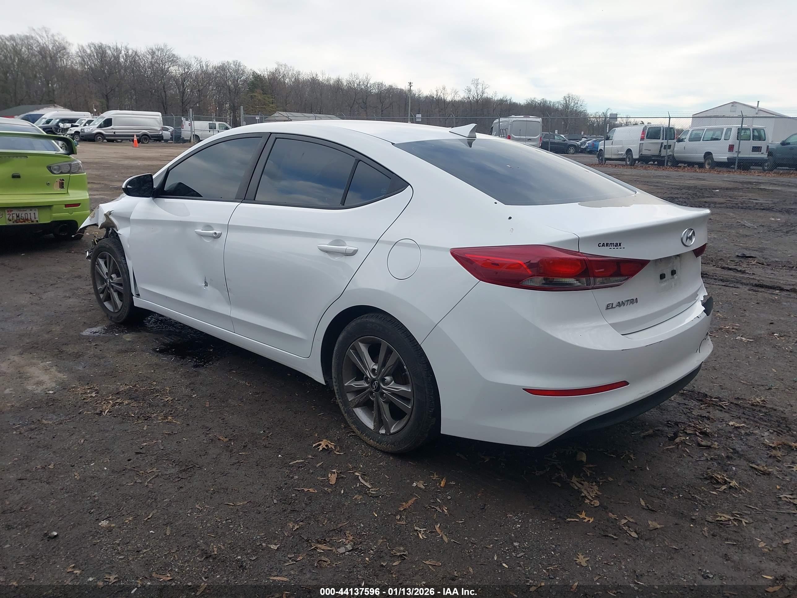 HYUNDAI ELANTRA image 3